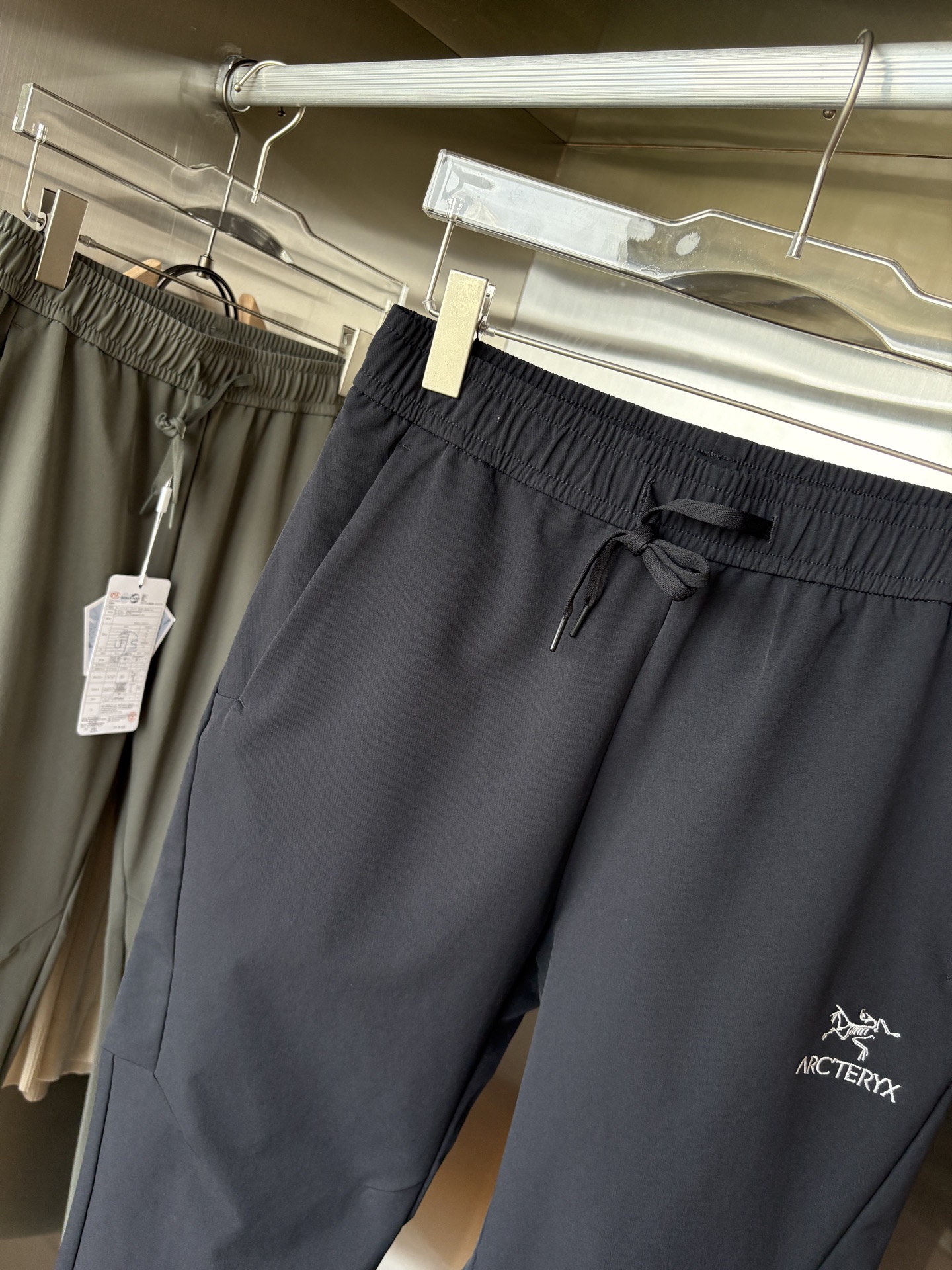 始祖2025夏季新款 秋冬休闲裤，专柜定制面料 透气舒适度高，细节无可挑剔，品牌元素设计理念，体现品质。