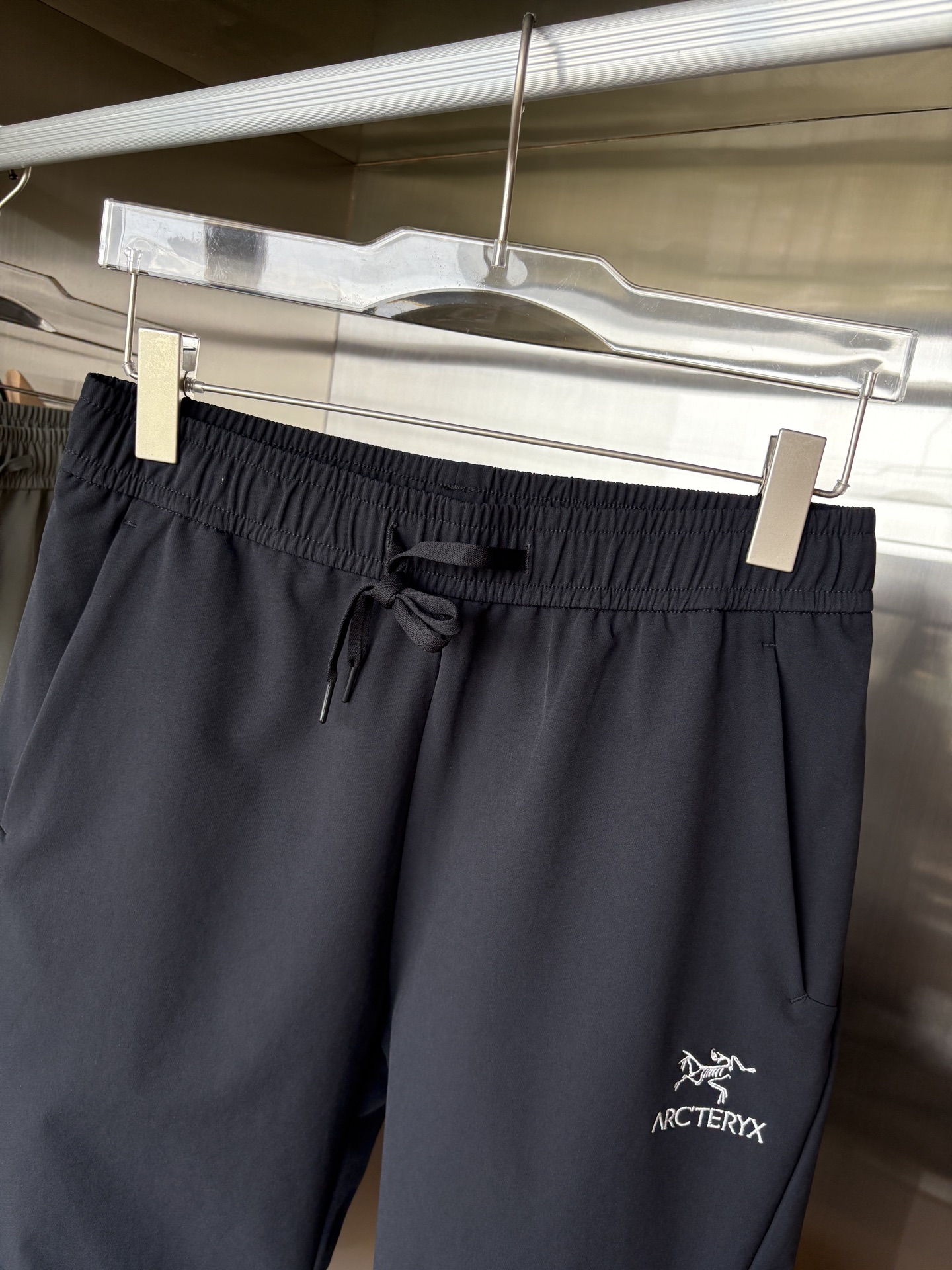 始祖2025夏季新款 秋冬休闲裤，专柜定制面料 透气舒适度高，细节无可挑剔，品牌元素设计理念，体现品质。