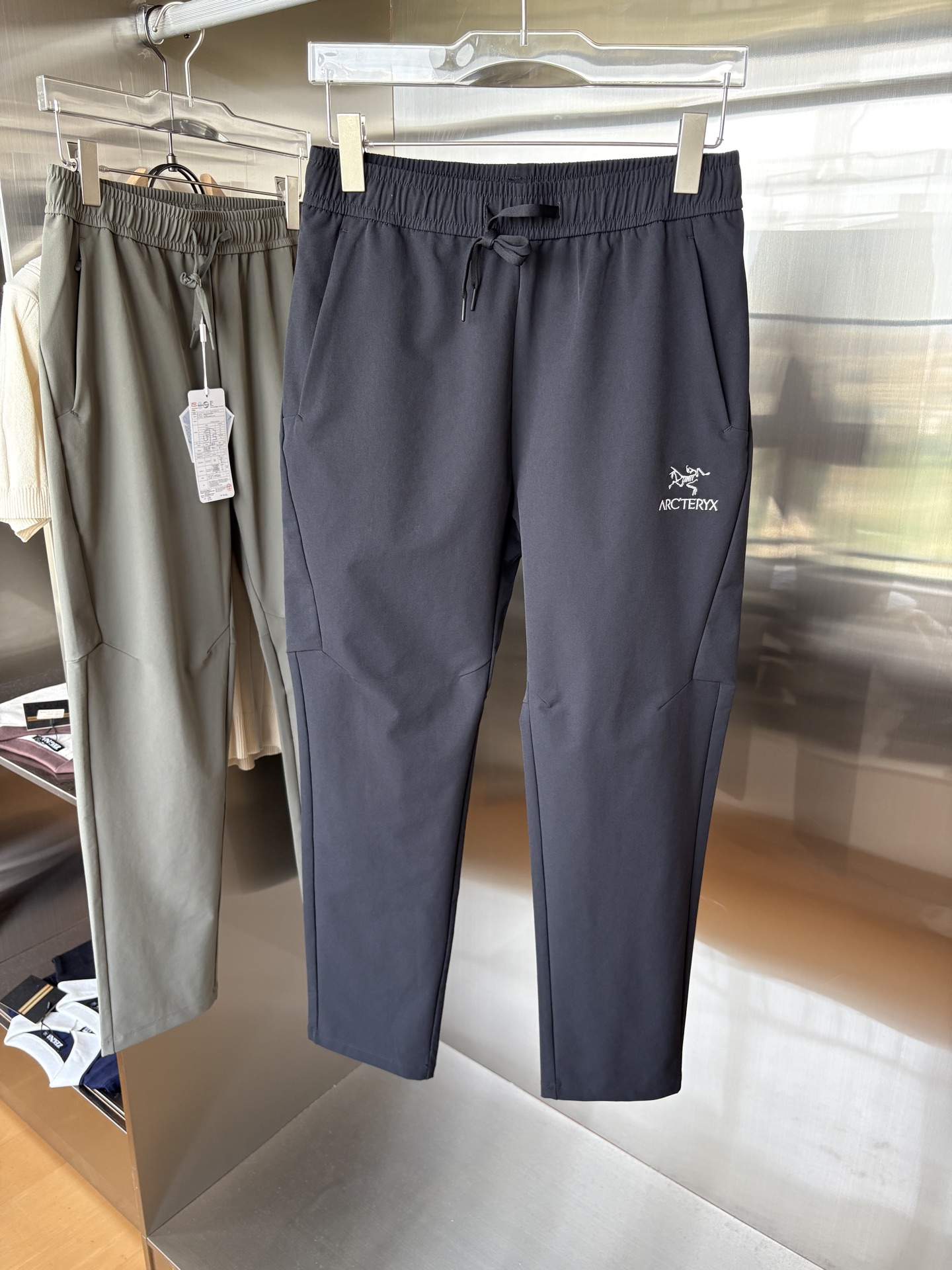 始祖2025夏季新款 秋冬休闲裤，专柜定制面料 透气舒适度高，细节无可挑剔，品牌元素设计理念，体现品质。