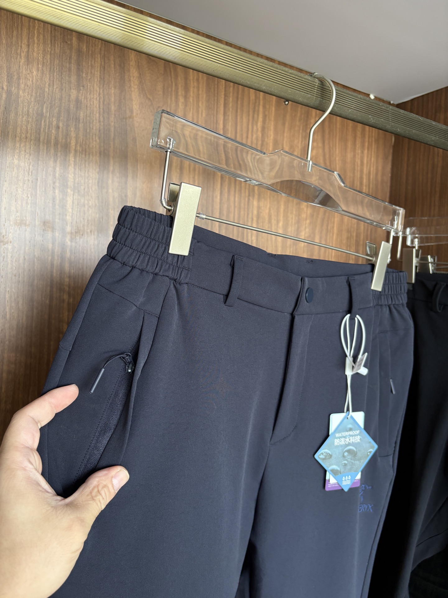 始祖2025夏季新款 秋冬休闲裤，专柜定制面料 透气舒适度高，细节无可挑剔，品牌元素设计理念，体现品质。