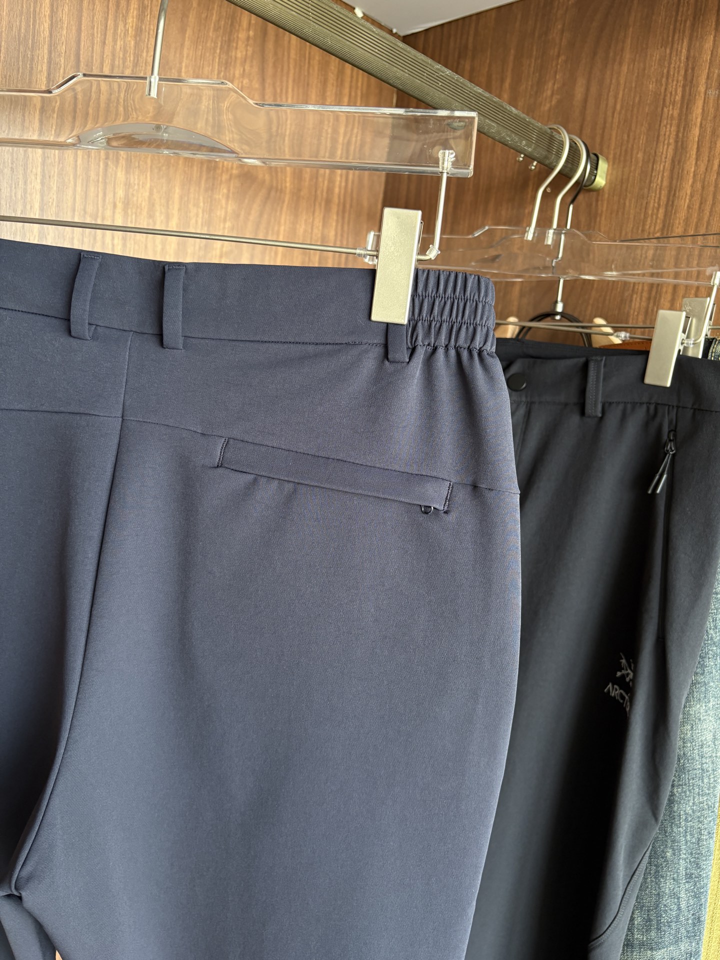 始祖2025夏季新款 秋冬休闲裤，专柜定制面料 透气舒适度高，细节无可挑剔，品牌元素设计理念，体现品质。