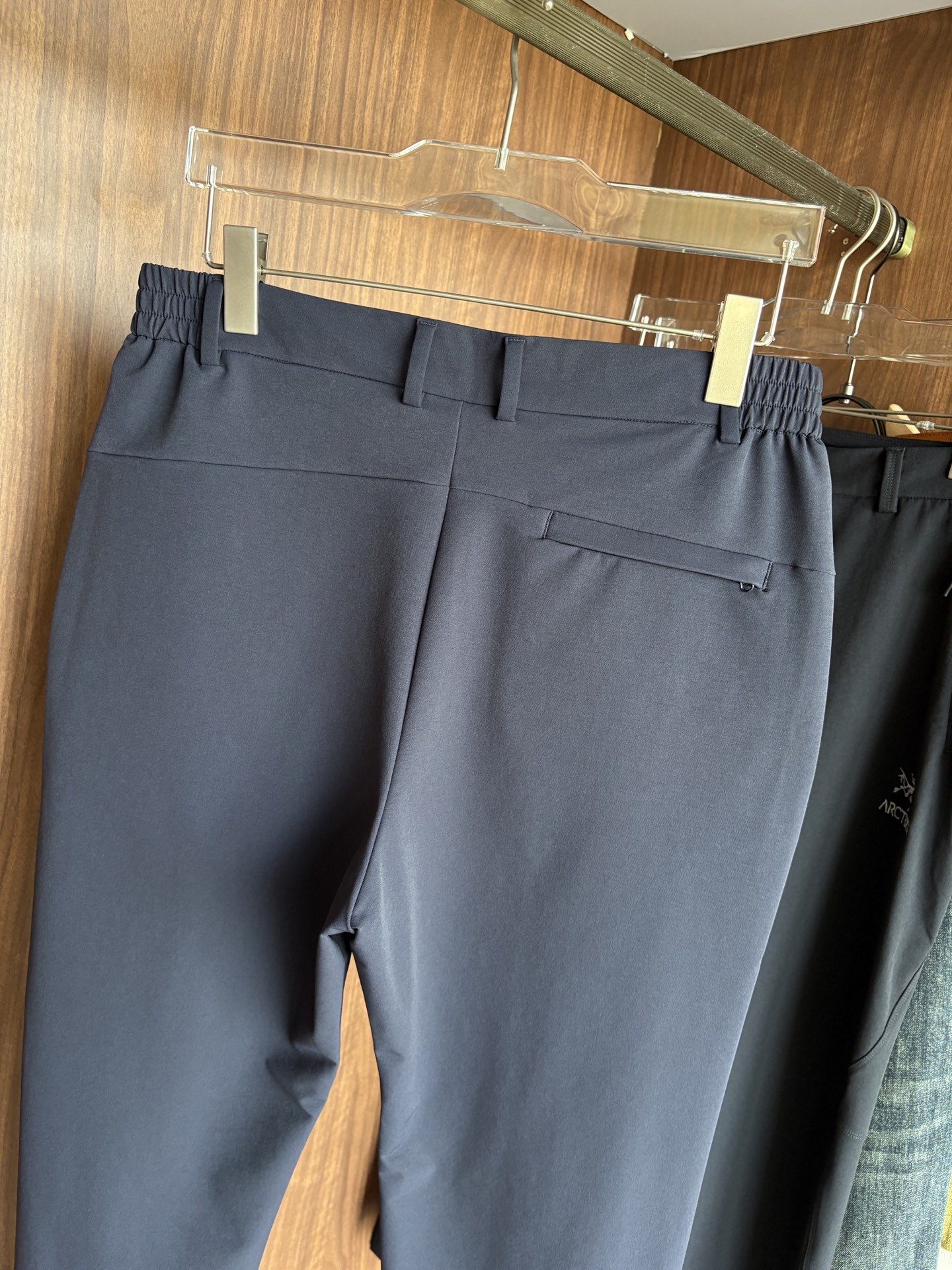 始祖2025夏季新款 秋冬休闲裤，专柜定制面料 透气舒适度高，细节无可挑剔，品牌元素设计理念，体现品质。