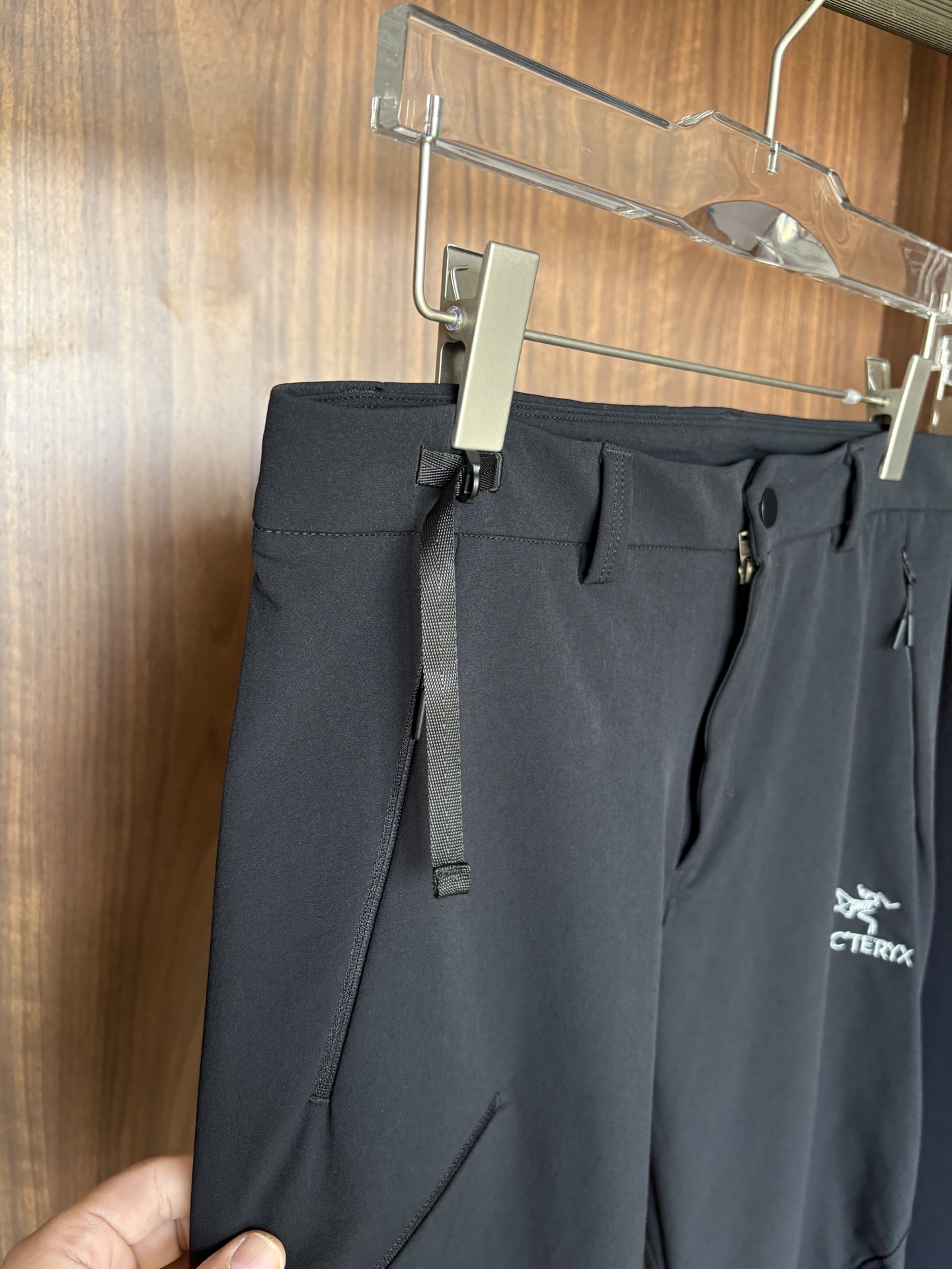 始祖2025夏季新款 秋冬休闲裤，专柜定制面料 透气舒适度高，细节无可挑剔，品牌元素设计理念，体现品质。