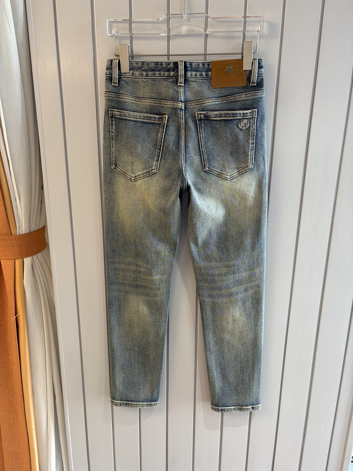 专柜🆕秋冬设计推荐 热卖牛仔裤🆕柔软亲肤面料 奢华头层牛皮腰牌 经典蓝洗水 专柜限量款 奢华感订制面料 