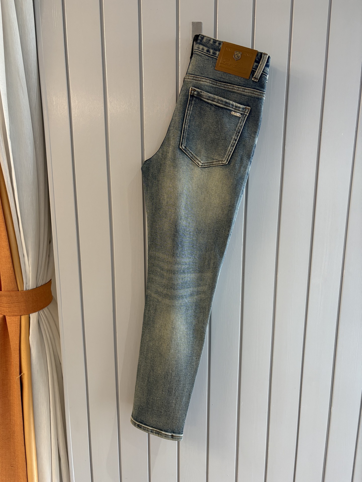 🌾退换🔥专柜🆕2025秋冬设计推荐 热卖牛仔裤🆕柔软亲肤面料 奢华头层牛皮腰牌 经典蓝洗水 专柜限量款 