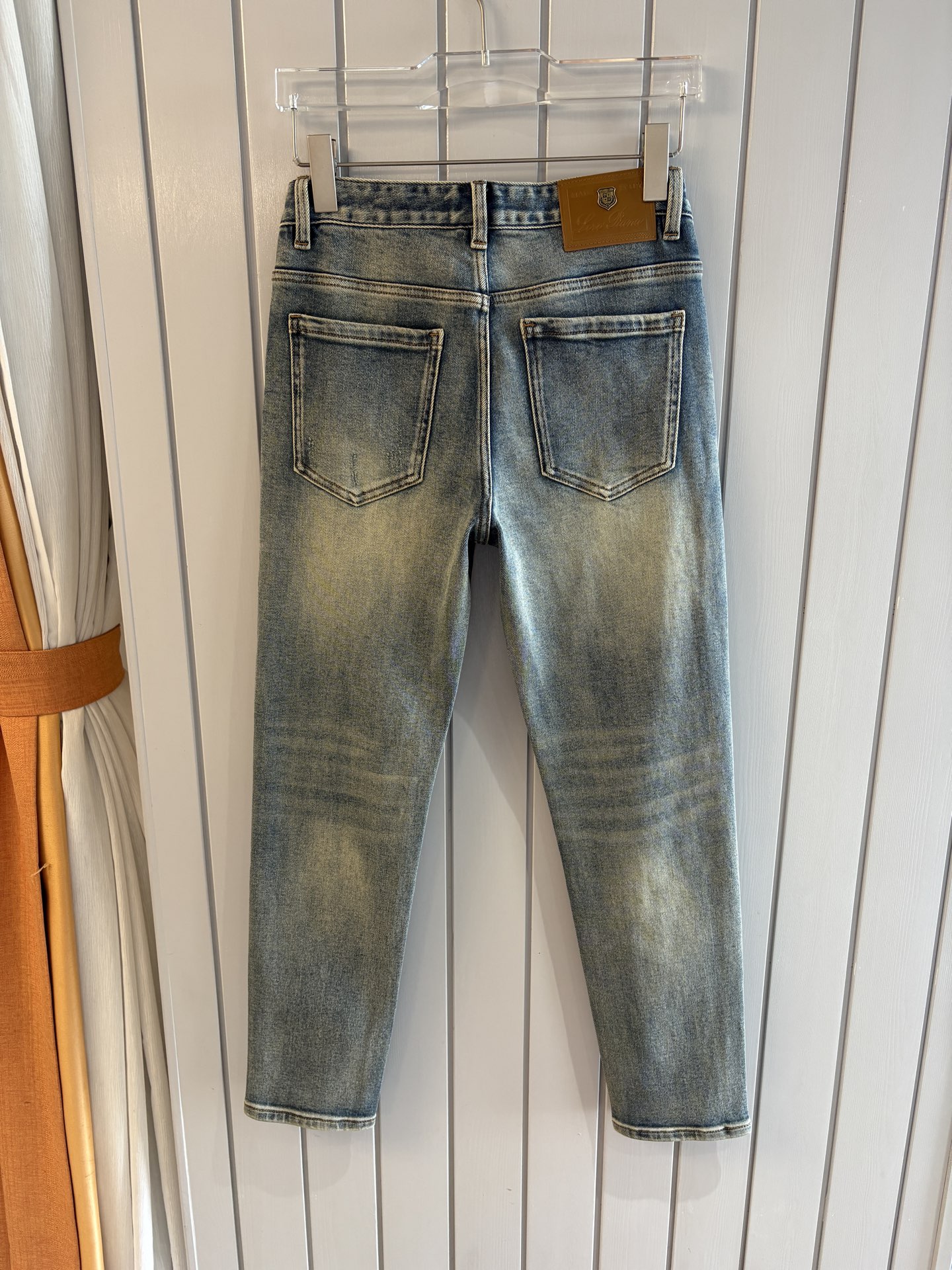 🌾退换🔥专柜🆕2025秋冬设计推荐 热卖牛仔裤🆕柔软亲肤面料 奢华头层牛皮腰牌 经典蓝洗水 专柜限量款 