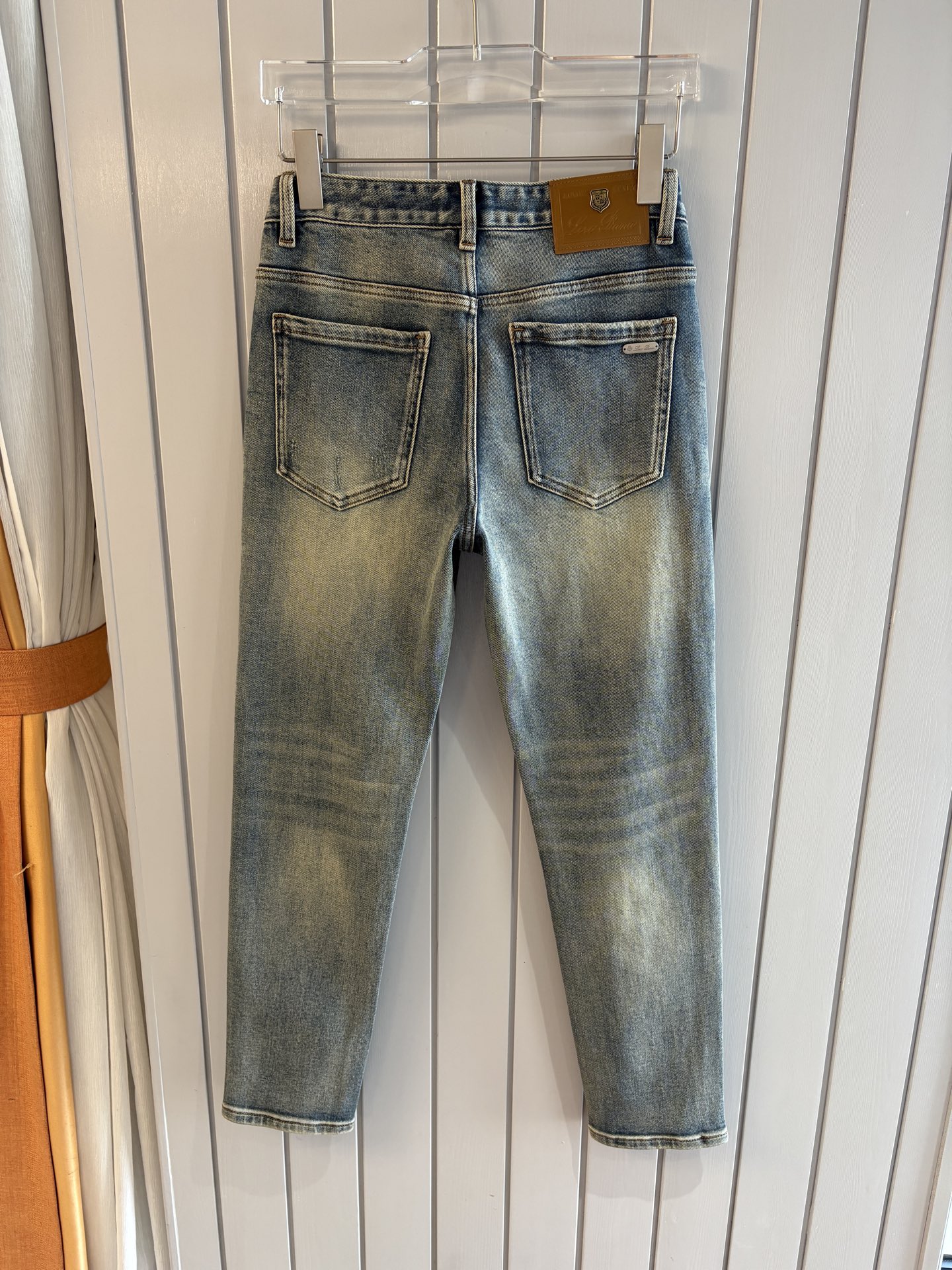 🌾退换🔥专柜🆕2025秋冬设计推荐 热卖牛仔裤🆕柔软亲肤面料 奢华头层牛皮腰牌 经典蓝洗水 专柜限量款 
