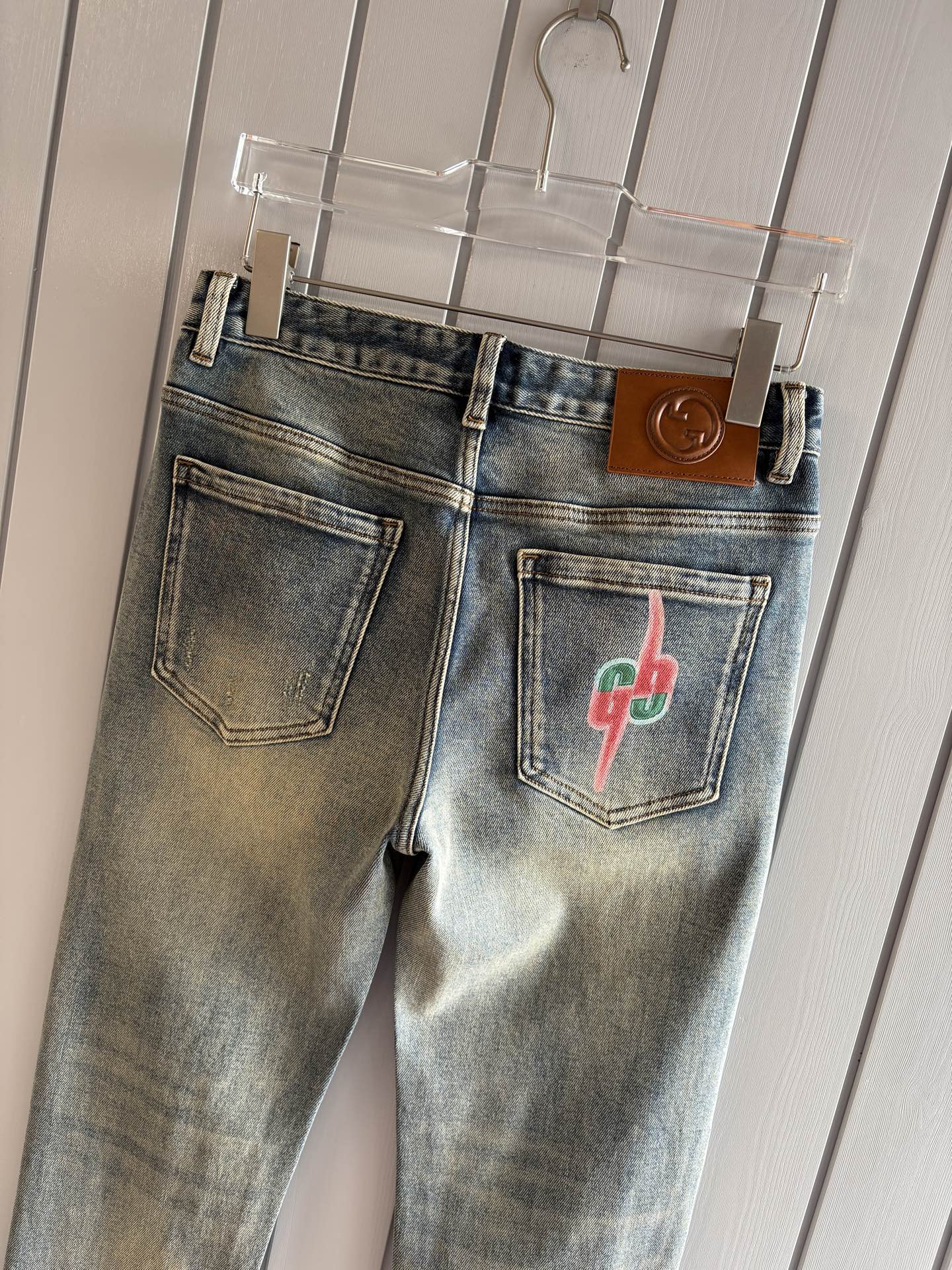 🌾退换🔥专柜🆕2025秋冬设计推荐 热卖牛仔裤🆕柔软亲肤面料 奢华头层牛皮腰牌 经典蓝洗水 专柜限量款 