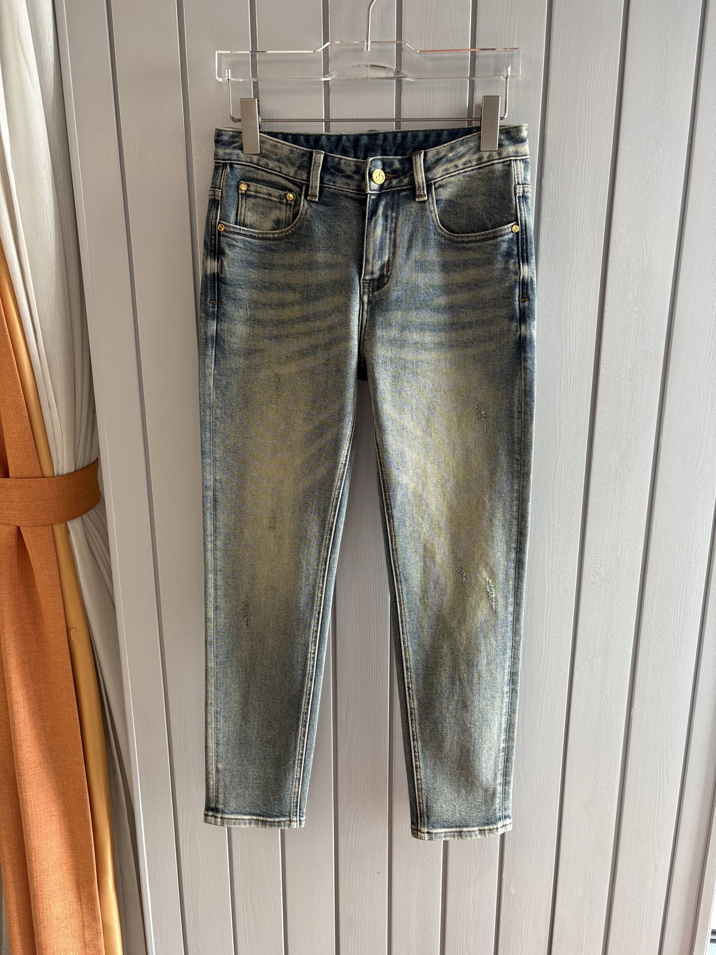 🌾退换🔥专柜🆕2025秋冬设计推荐 热卖牛仔裤🆕柔软亲肤面料 奢华头层牛皮腰牌 经典蓝洗水 专柜限量款 