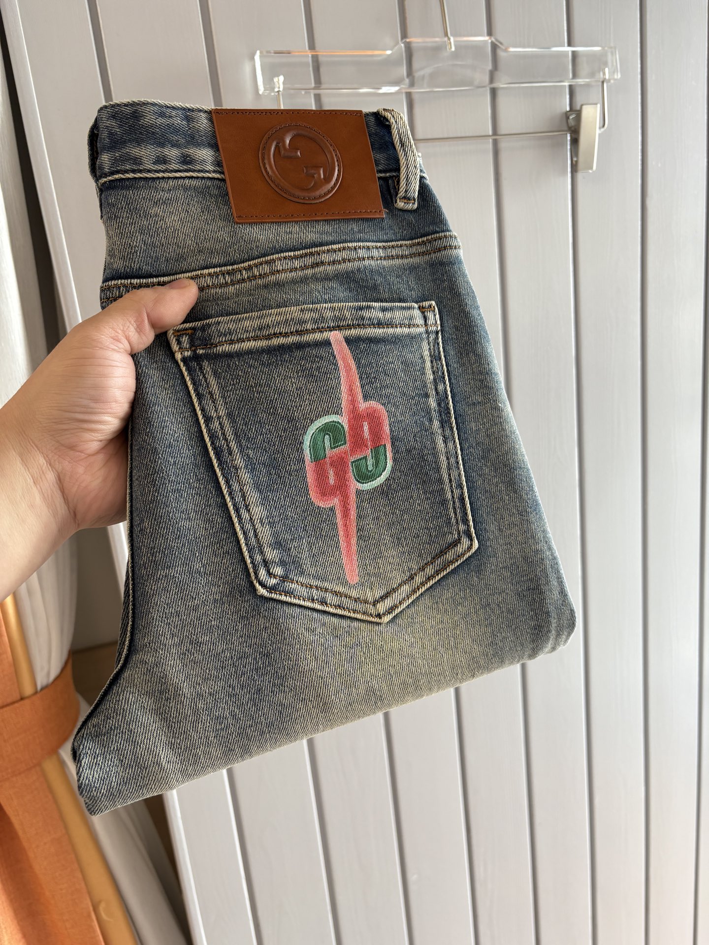 🌾退换🔥专柜🆕2025秋冬设计推荐 热卖牛仔裤🆕柔软亲肤面料 奢华头层牛皮腰牌 经典蓝洗水 专柜限量款 