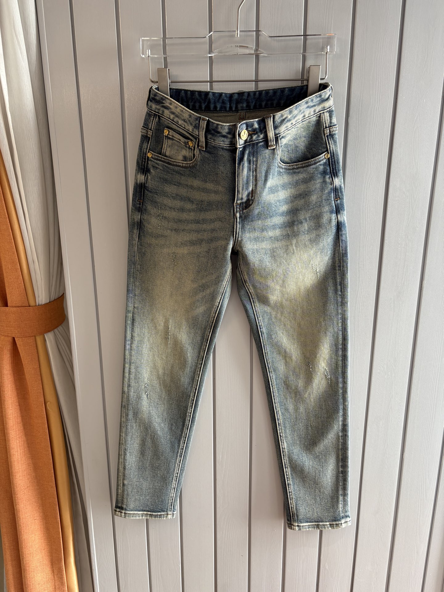 🌾退换🔥专柜🆕2025秋冬设计推荐 热卖牛仔裤🆕柔软亲肤面料 奢华头层牛皮腰牌 经典蓝洗水 专柜限量款 