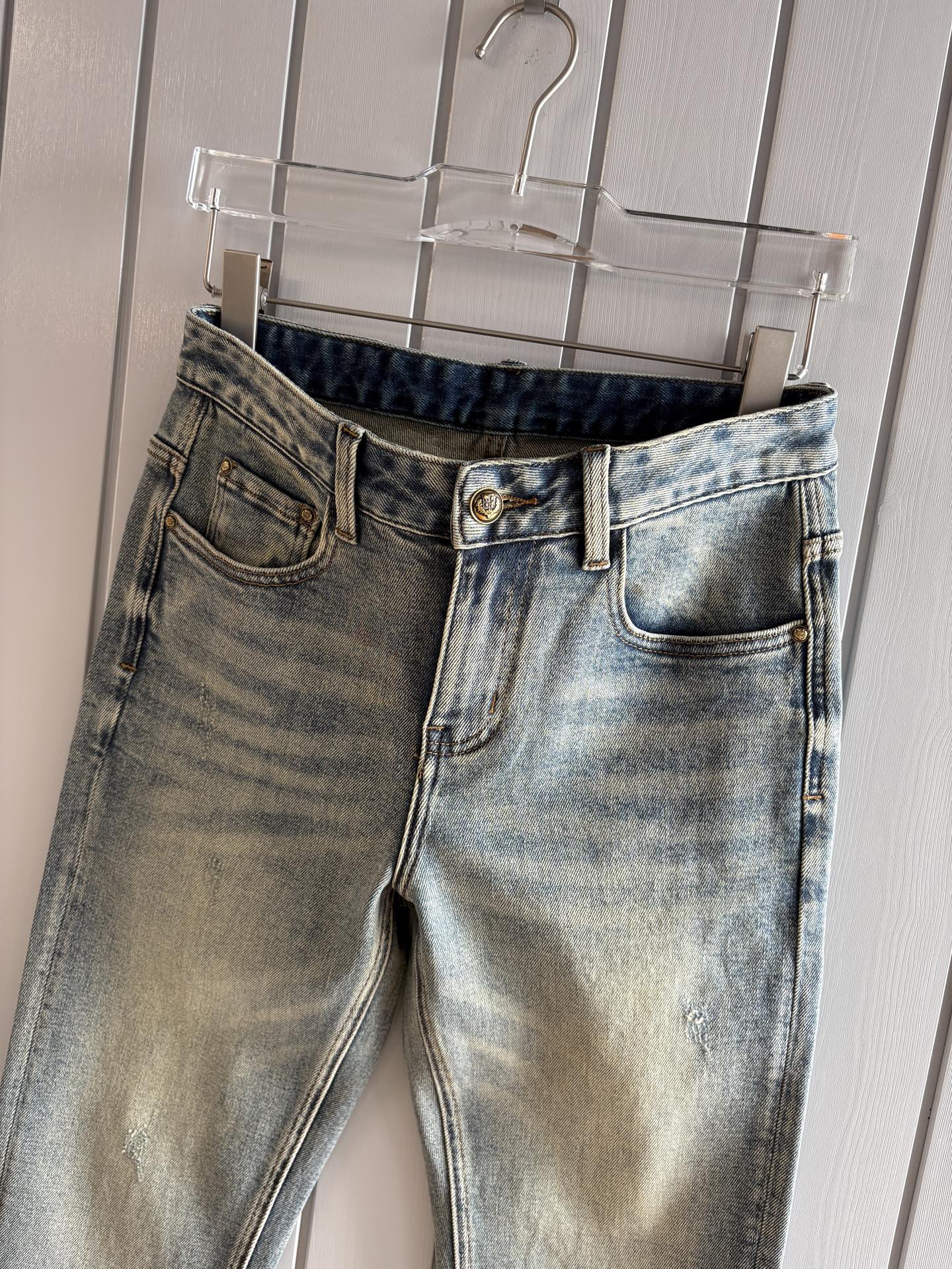 🌾退换🔥专柜🆕2025秋冬设计推荐 热卖牛仔裤🆕柔软亲肤面料 奢华头层牛皮腰牌 经典蓝洗水 专柜限量款 