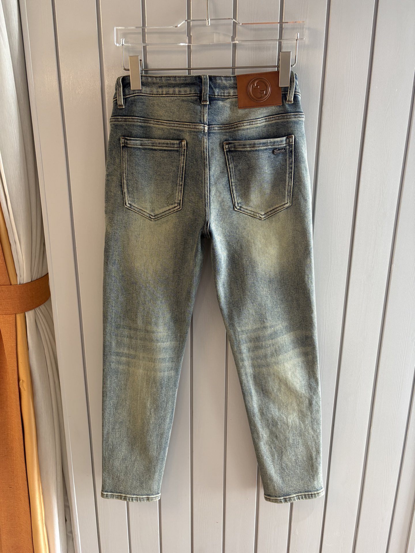 专柜🆕秋冬设计推荐 热卖牛仔裤🆕柔软亲肤面料 奢华头层牛皮腰牌 经典蓝洗水 专柜限量款 奢华感订制面料 