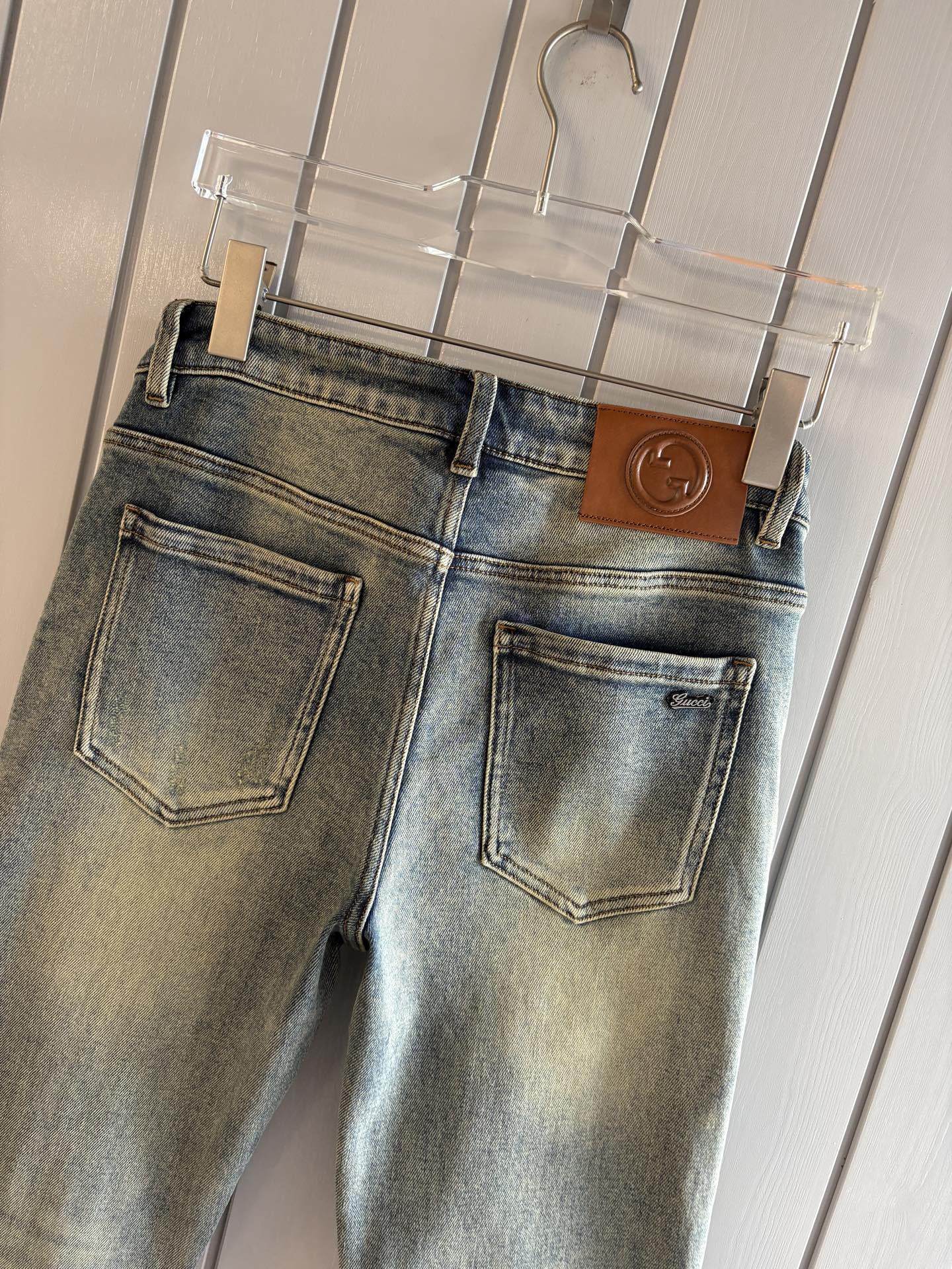 专柜🆕秋冬设计推荐 热卖牛仔裤🆕柔软亲肤面料 奢华头层牛皮腰牌 经典蓝洗水 专柜限量款 奢华感订制面料 