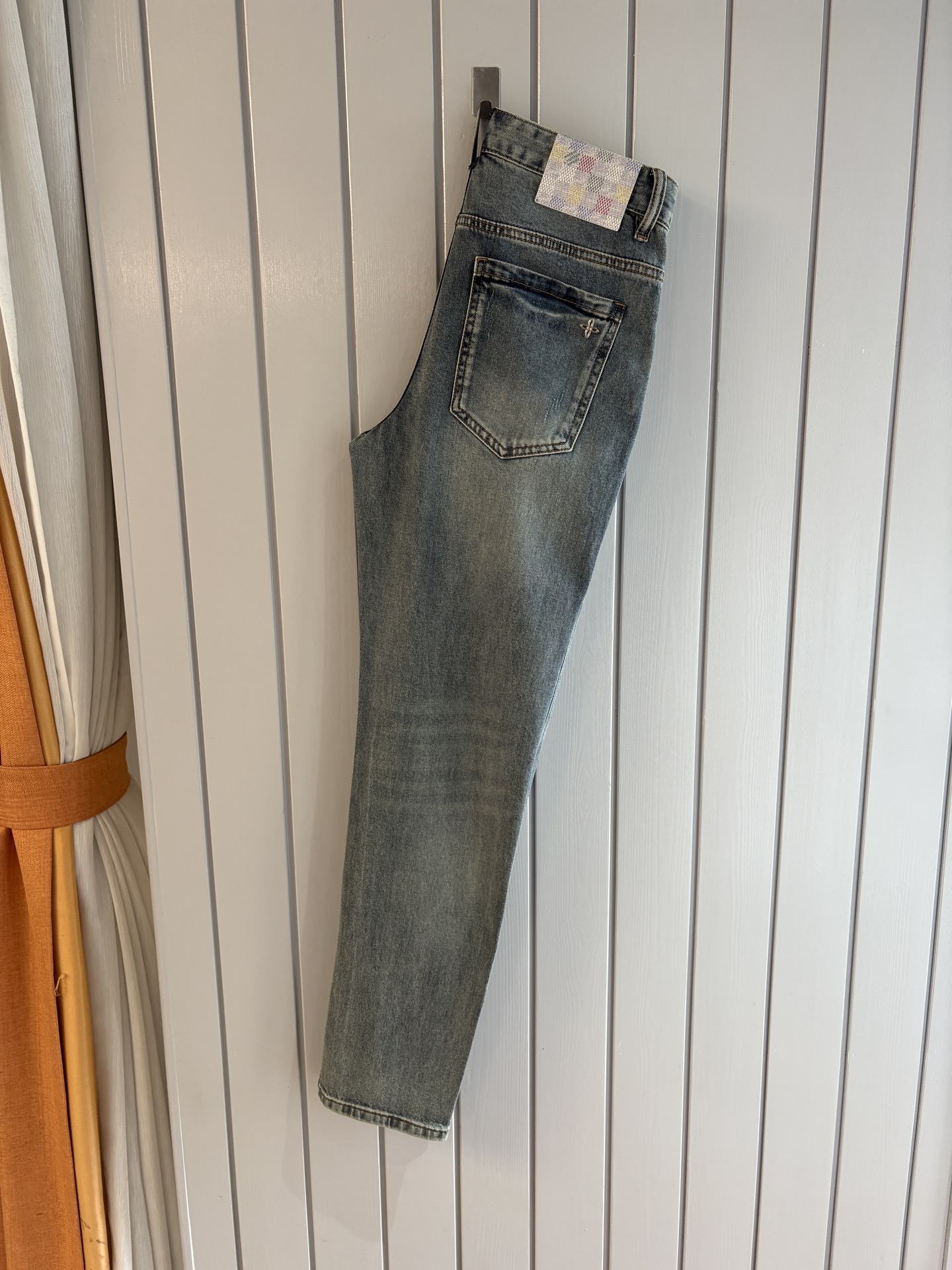 专柜🆕2026春夏设计推荐 热卖牛仔裤🆕柔软亲肤面料 奢华头层牛皮腰牌 经典蓝洗水 专柜限量款 奢华感订