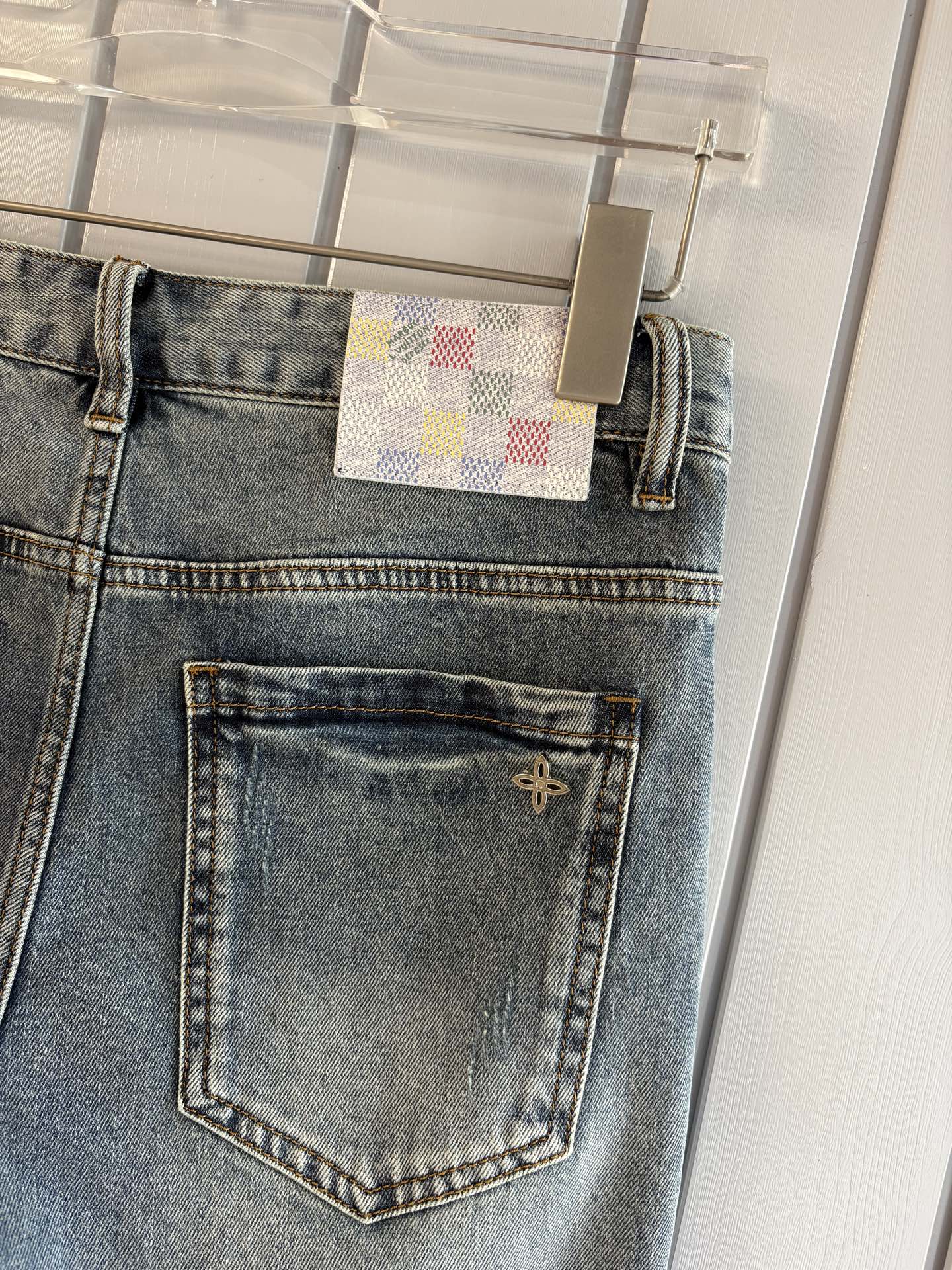 专柜🆕2026春夏设计推荐 热卖牛仔裤🆕柔软亲肤面料 奢华头层牛皮腰牌 经典蓝洗水 专柜限量款 奢华感订