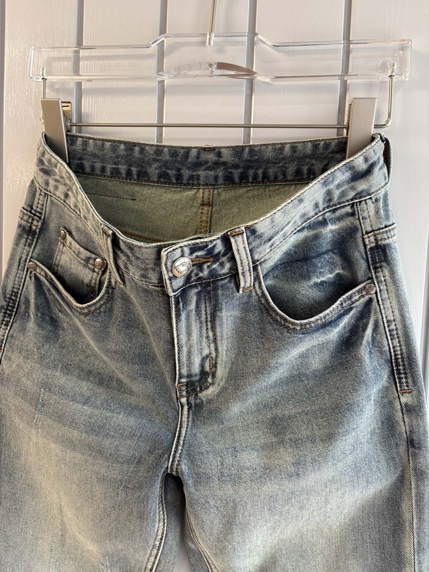 专柜🆕2026春夏设计推荐 热卖牛仔裤🆕柔软亲肤面料 奢华头层牛皮腰牌 经典蓝洗水 专柜限量款 奢华感订