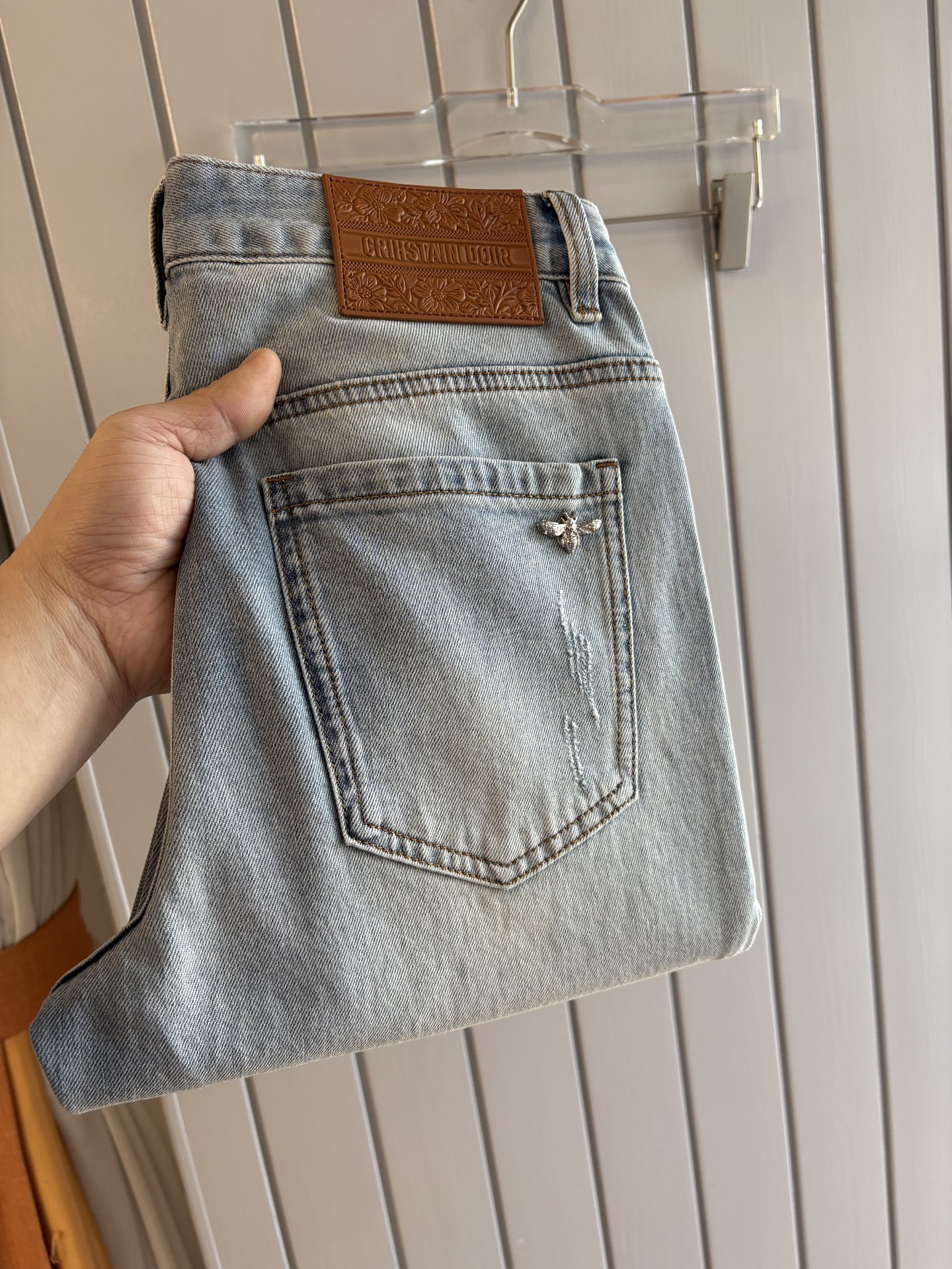 专柜🆕2026春夏设计推荐 热卖牛仔裤🆕柔软亲肤面料 奢华头层牛皮腰牌 经典蓝洗水 专柜限量款 奢华感订