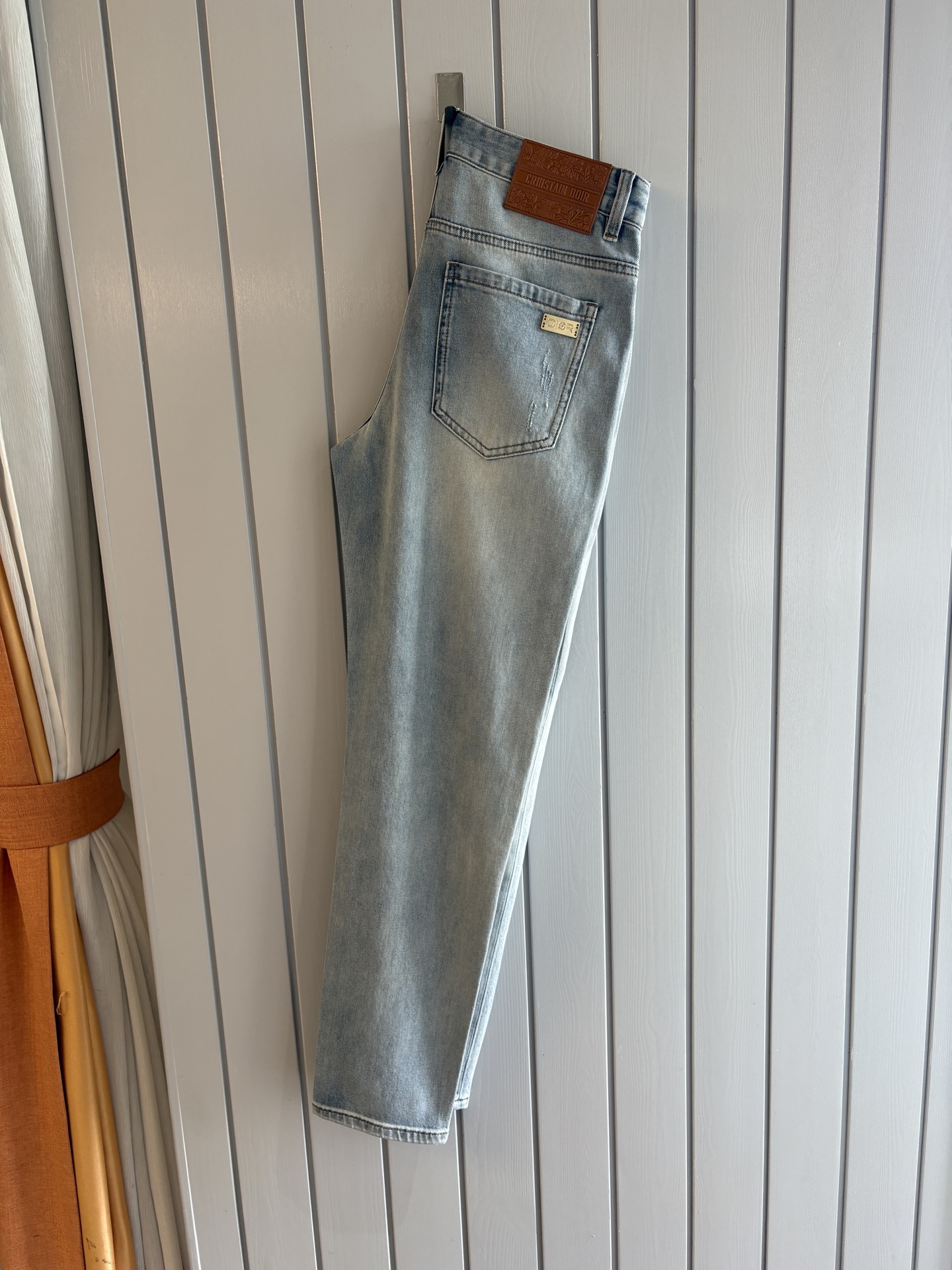 专柜🆕2026春夏设计推荐 热卖牛仔裤🆕柔软亲肤面料 奢华头层牛皮腰牌 经典蓝洗水 专柜限量款 奢华感订