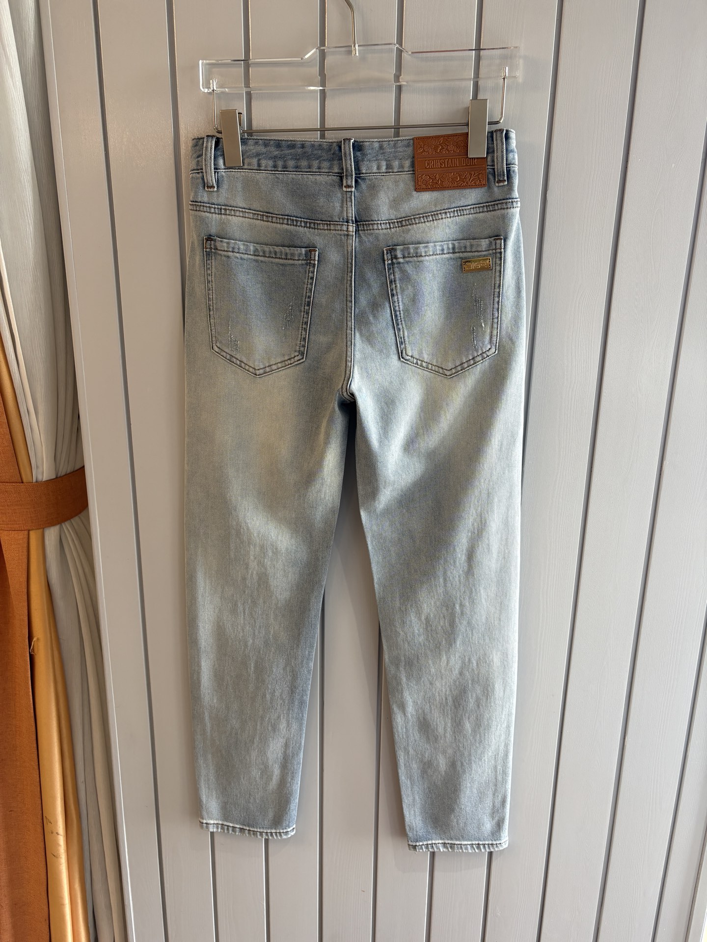 专柜🆕2026春夏设计推荐 热卖牛仔裤🆕柔软亲肤面料 奢华头层牛皮腰牌 经典蓝洗水 专柜限量款 奢华感订