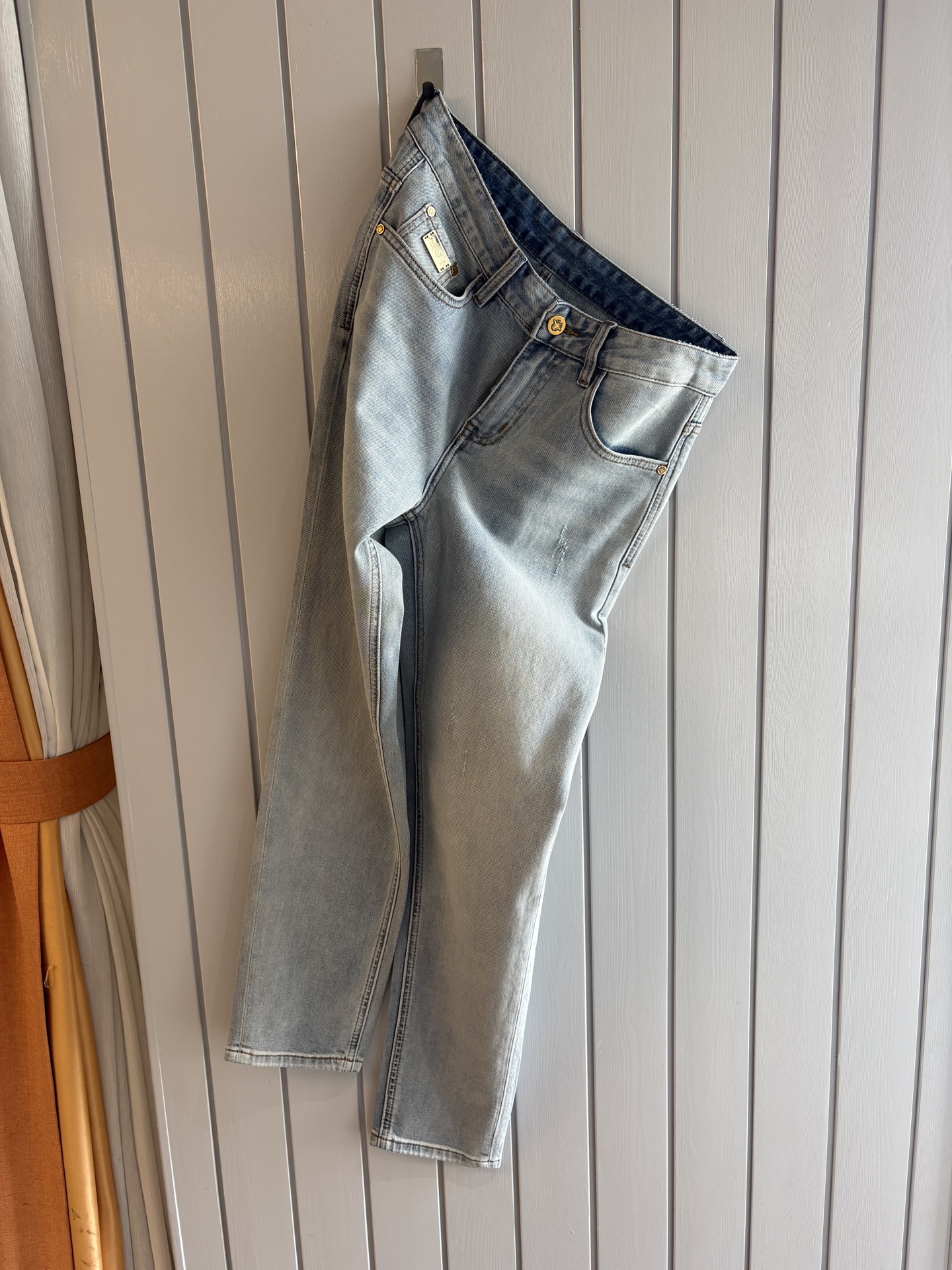 专柜🆕2026春夏设计推荐 热卖牛仔裤🆕柔软亲肤面料 奢华头层牛皮腰牌 经典蓝洗水 专柜限量款 奢华感订