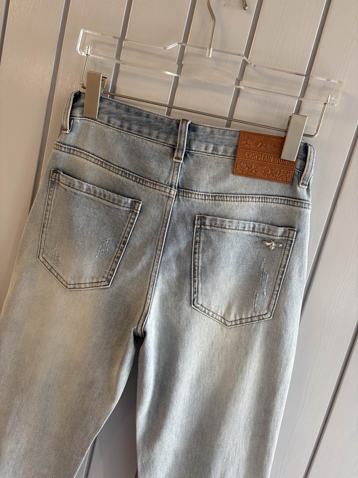 专柜🆕2026春夏设计推荐 热卖牛仔裤🆕柔软亲肤面料 奢华头层牛皮腰牌 经典蓝洗水 专柜限量款 奢华感订