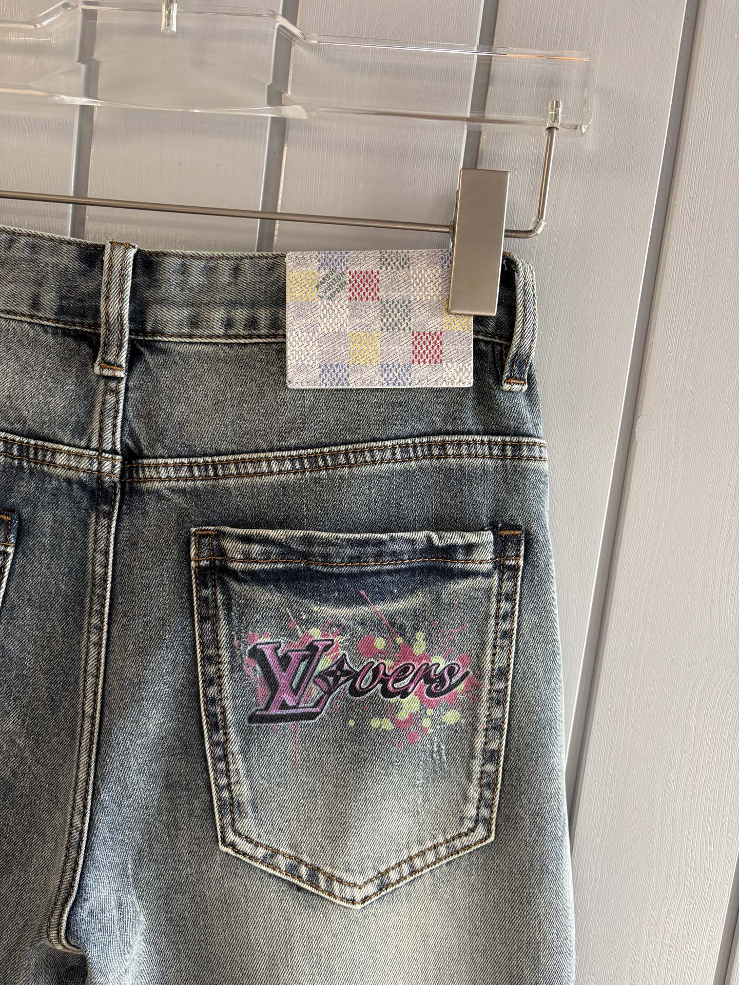 专柜🆕2026春夏设计推荐 热卖牛仔裤🆕柔软亲肤面料 奢华头层牛皮腰牌 经典蓝洗水 专柜限量款 奢华感订