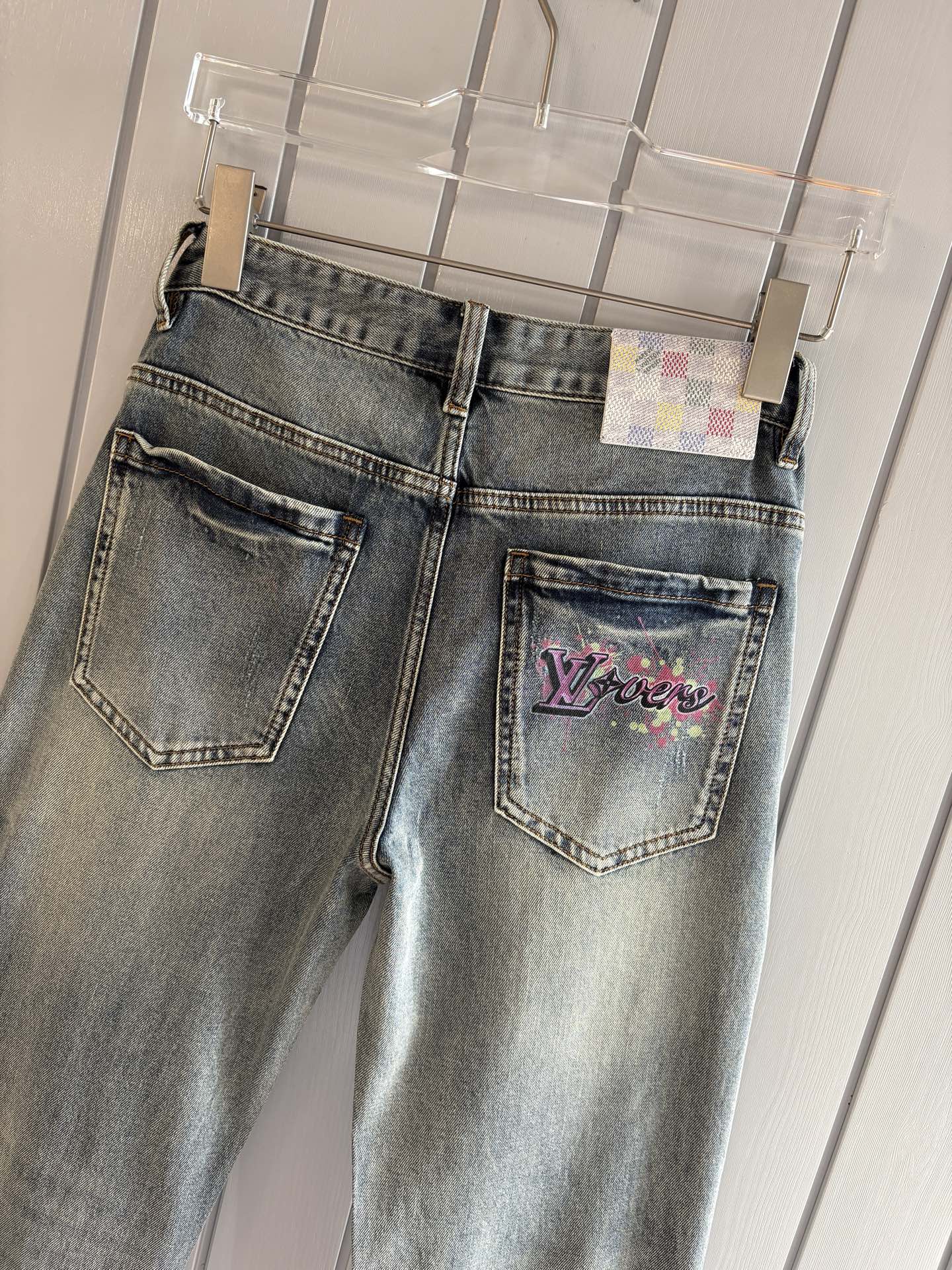 专柜🆕2026春夏设计推荐 热卖牛仔裤🆕柔软亲肤面料 奢华头层牛皮腰牌 经典蓝洗水 专柜限量款 奢华感订