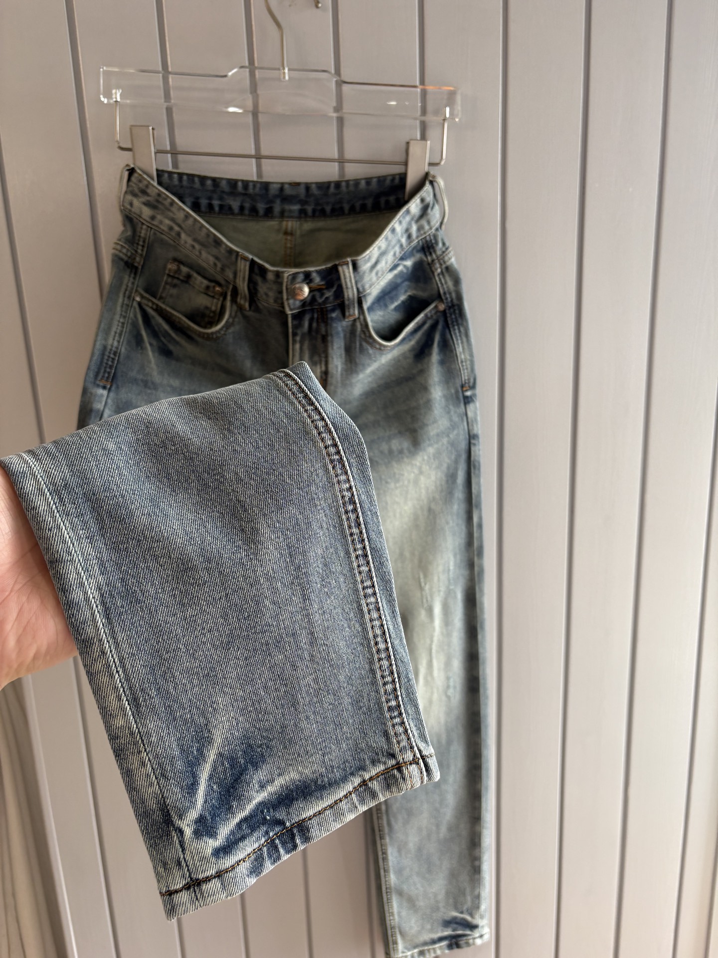 专柜🆕2026春夏设计推荐 热卖牛仔裤🆕柔软亲肤面料 奢华头层牛皮腰牌 经典蓝洗水 专柜限量款 奢华感订