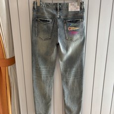 专柜🆕2026春夏设计推荐 热卖牛仔裤🆕柔软亲肤面料 奢华头层牛皮腰牌 经典蓝洗水 专柜限量款 奢华感订 专柜🆕2026春夏设计推荐 热卖牛仔裤🆕柔软亲肤面料 奢华头层牛皮腰牌 经典蓝洗水 专柜限量款 奢华感订