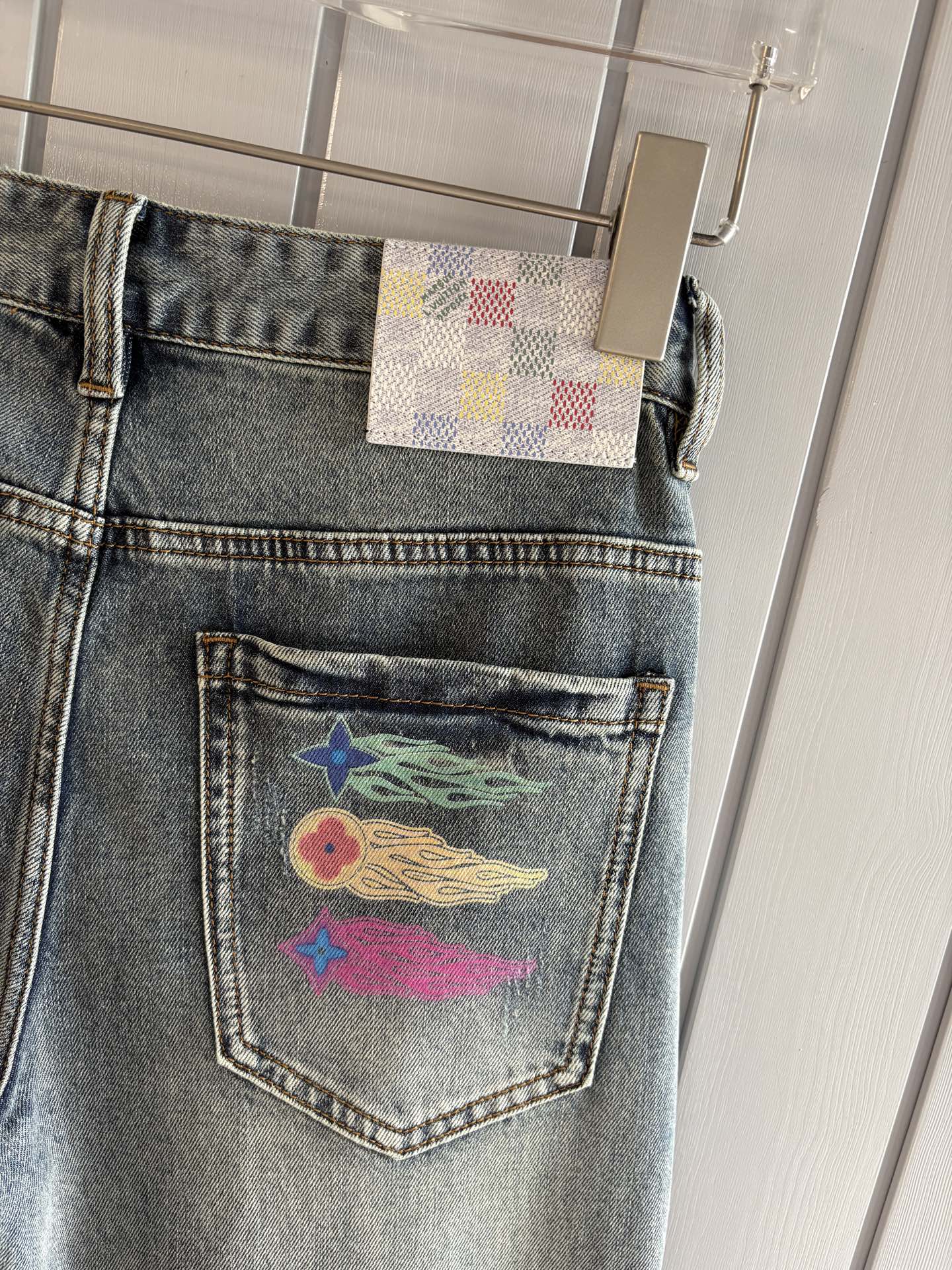 专柜🆕2026春夏设计推荐 热卖牛仔裤🆕柔软亲肤面料 奢华头层牛皮腰牌 经典蓝洗水 专柜限量款 奢华感订