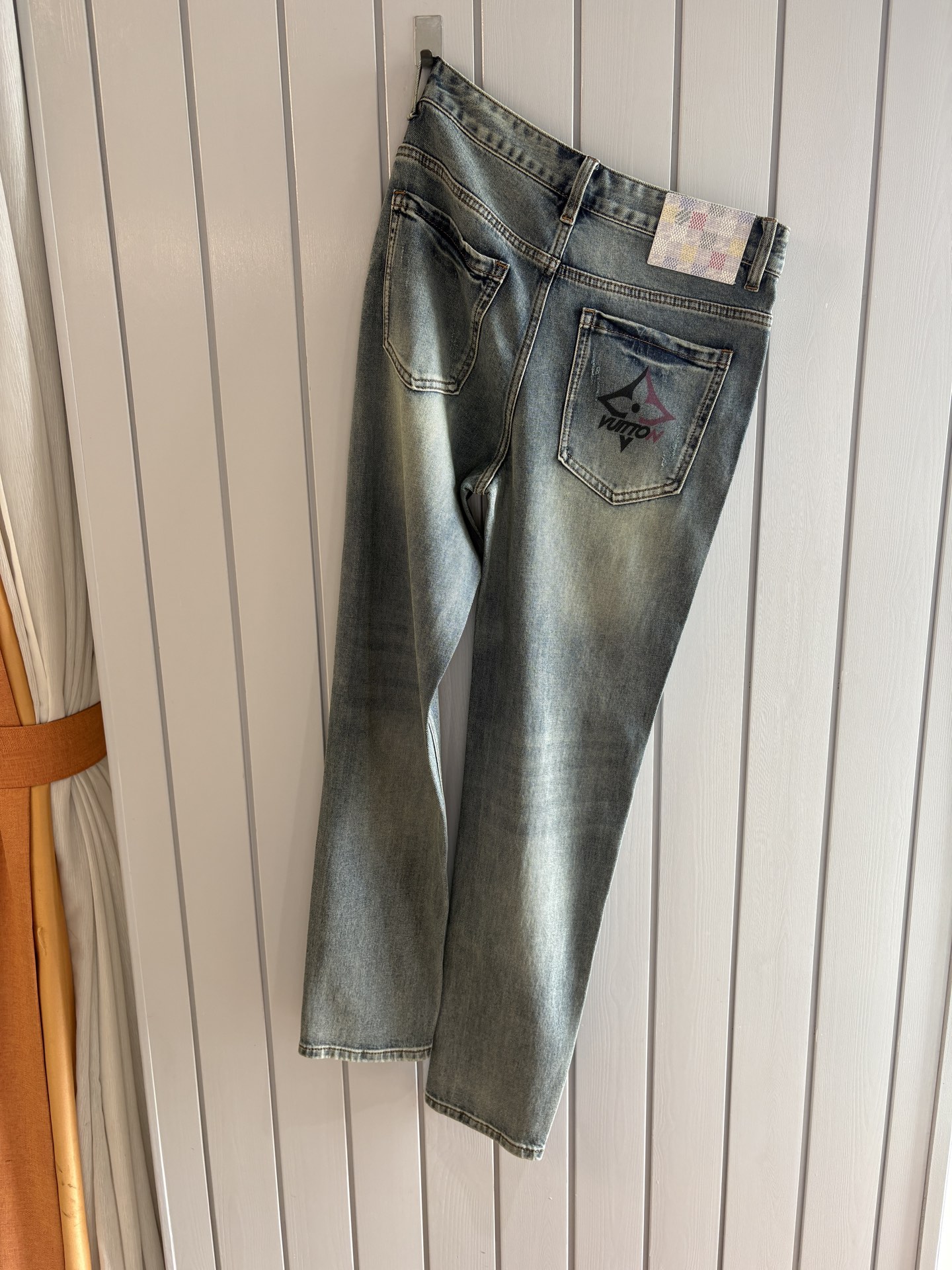 专柜🆕2026春夏设计推荐 热卖牛仔裤🆕柔软亲肤面料 奢华头层牛皮腰牌 经典蓝洗水 专柜限量款 奢华感订