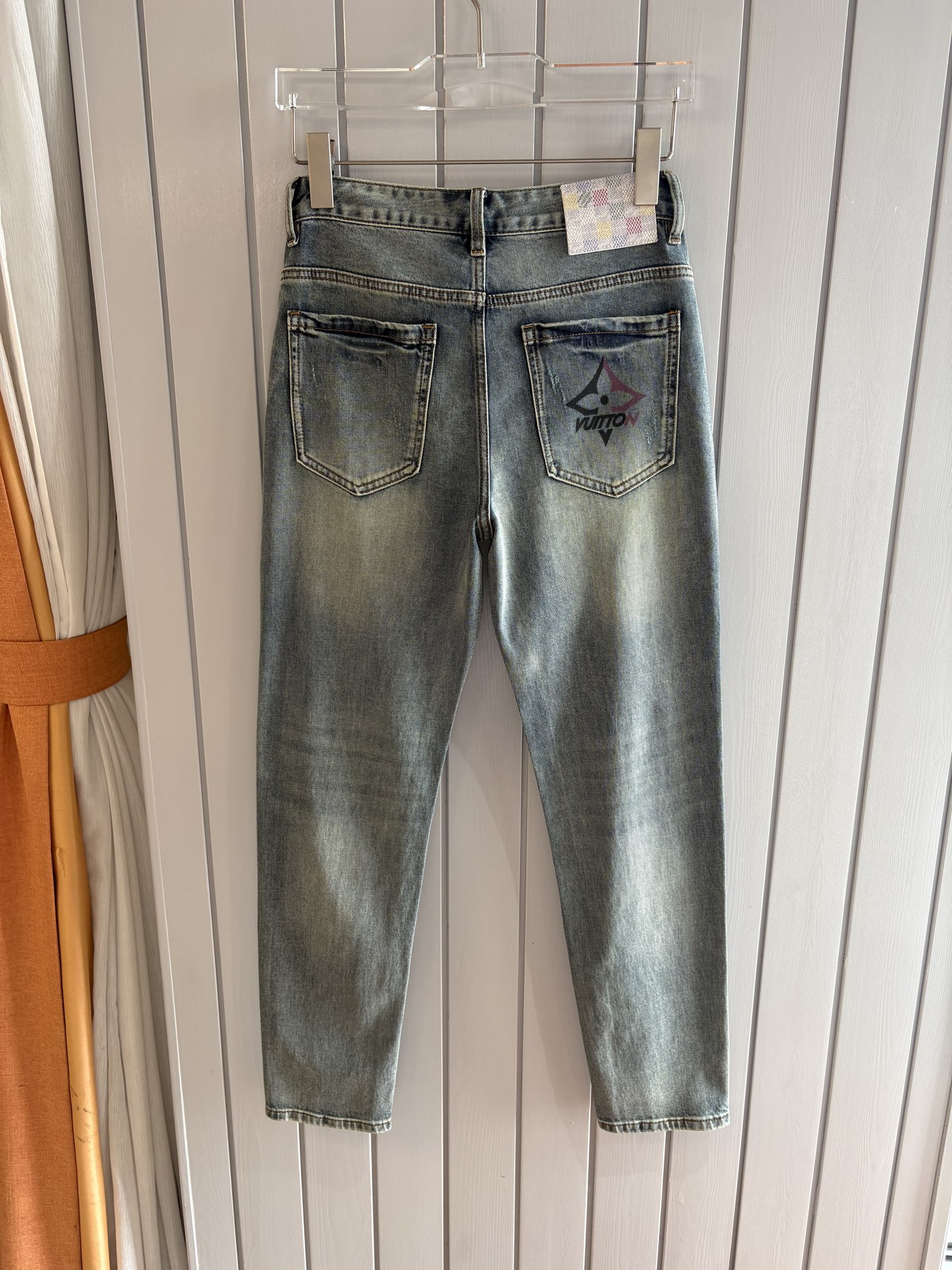 专柜🆕2026春夏设计推荐 热卖牛仔裤🆕柔软亲肤面料 奢华头层牛皮腰牌 经典蓝洗水 专柜限量款 奢华感订