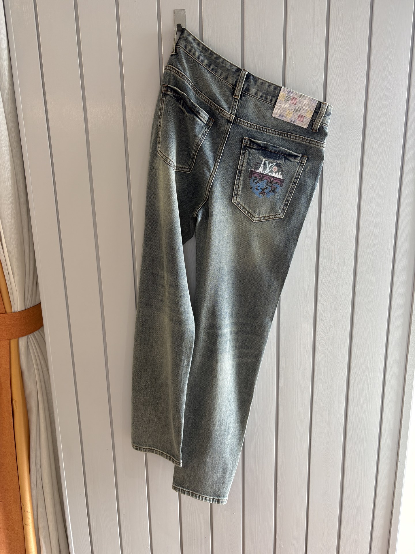 专柜🆕2026春夏设计推荐 热卖牛仔裤🆕柔软亲肤面料 奢华头层牛皮腰牌 经典蓝洗水 专柜限量款 奢华感订