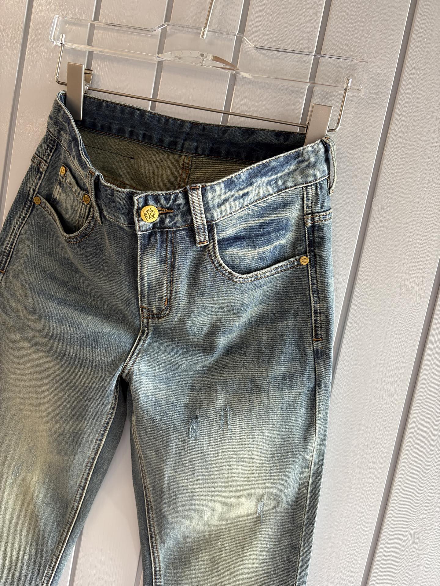 专柜🆕2026春夏设计推荐 热卖牛仔裤🆕柔软亲肤面料 奢华头层牛皮腰牌 经典蓝洗水 专柜限量款 奢华感订