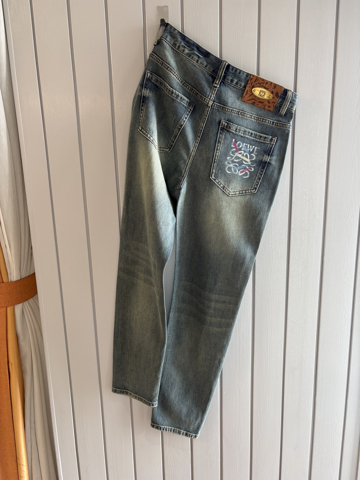 专柜🆕2026春夏设计推荐 热卖牛仔裤🆕柔软亲肤面料 奢华头层牛皮腰牌 经典蓝洗水 专柜限量款 奢华感订