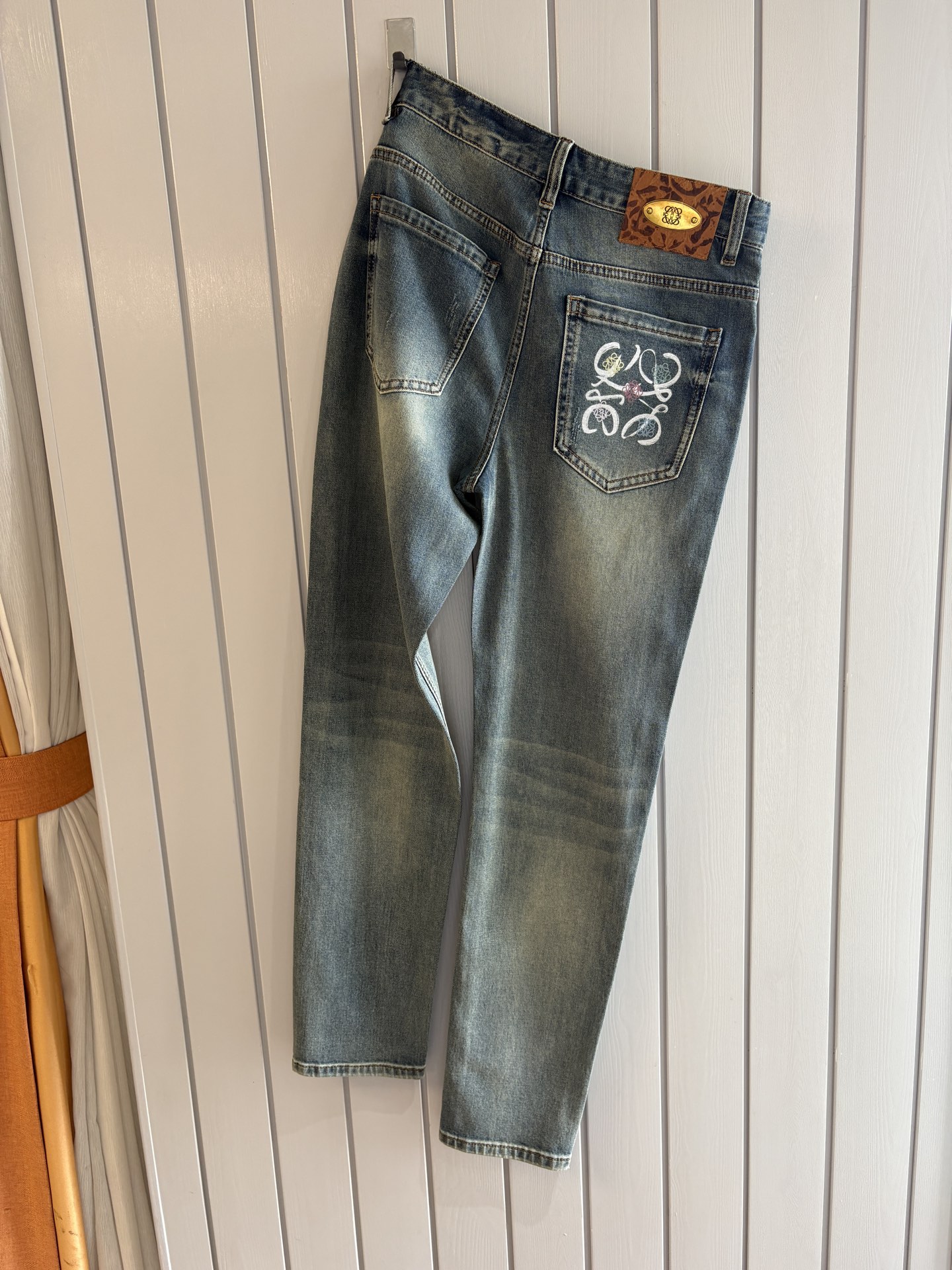 专柜🆕2026春夏设计推荐 热卖牛仔裤🆕柔软亲肤面料 奢华头层牛皮腰牌 经典蓝洗水 专柜限量款 奢华感订