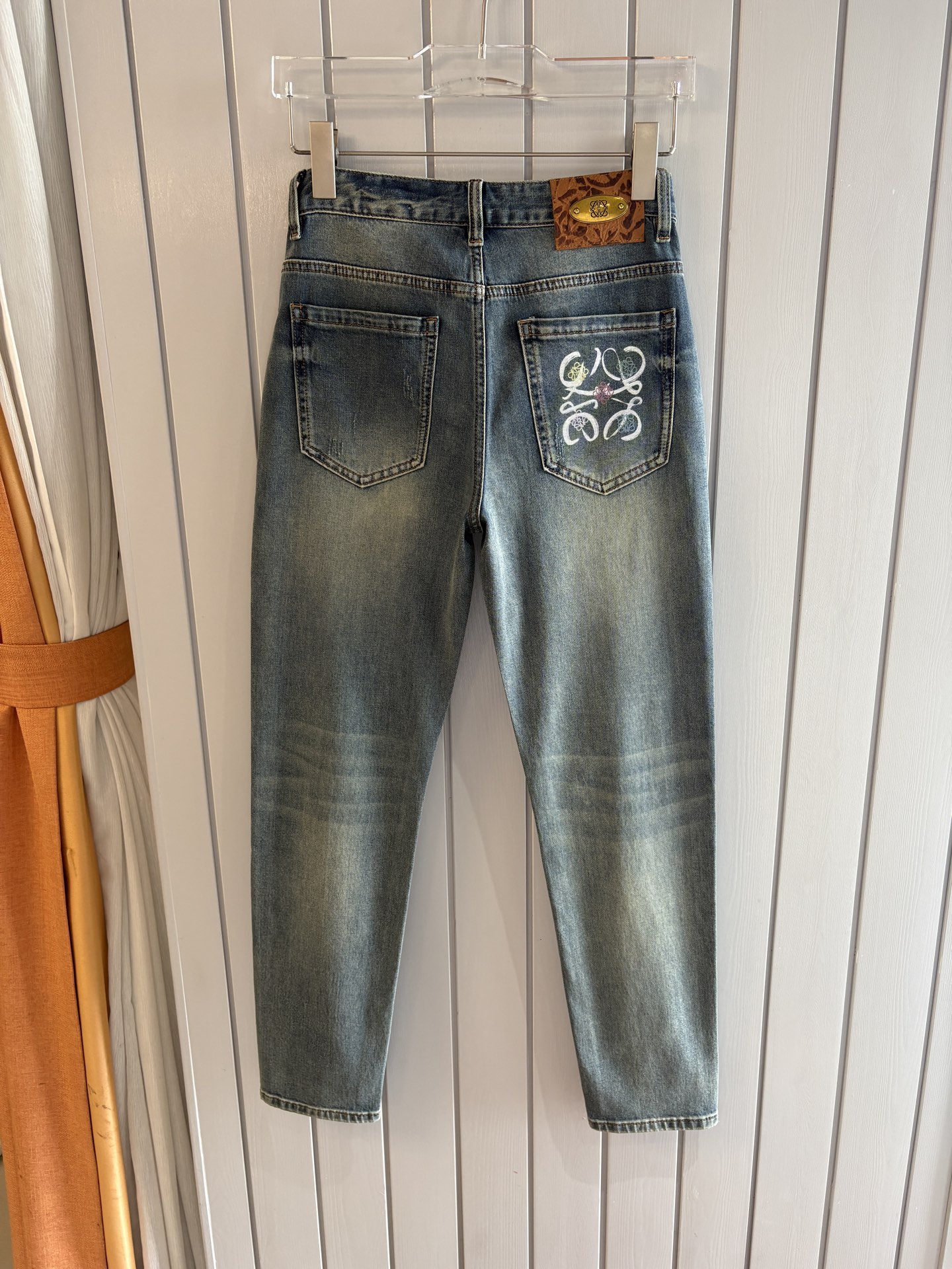 专柜🆕2026春夏设计推荐 热卖牛仔裤🆕柔软亲肤面料 奢华头层牛皮腰牌 经典蓝洗水 专柜限量款 奢华感订