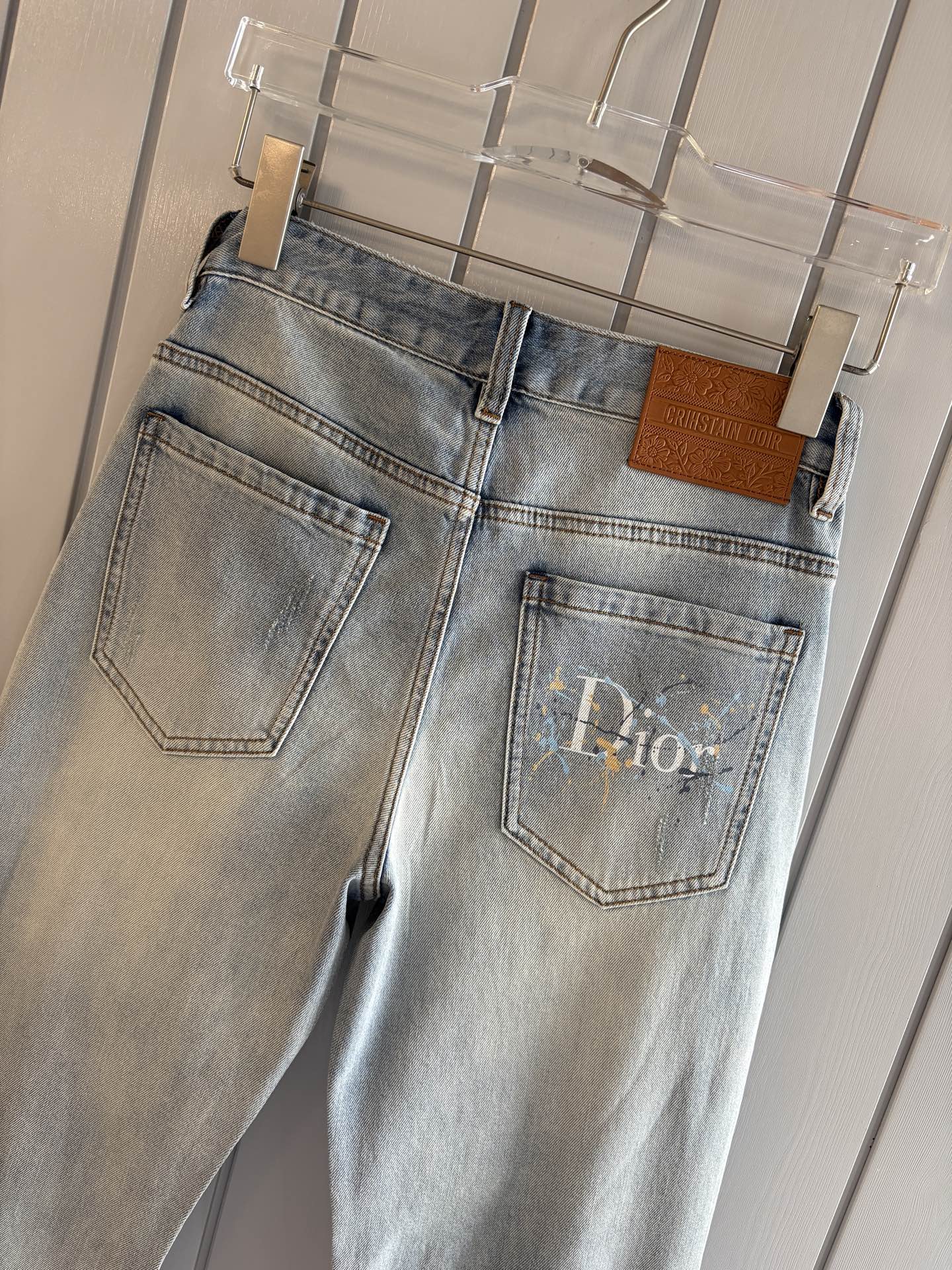 专柜🆕2026春夏设计推荐 热卖牛仔裤🆕柔软亲肤面料 奢华头层牛皮腰牌 经典蓝洗水 专柜限量款 奢华感订