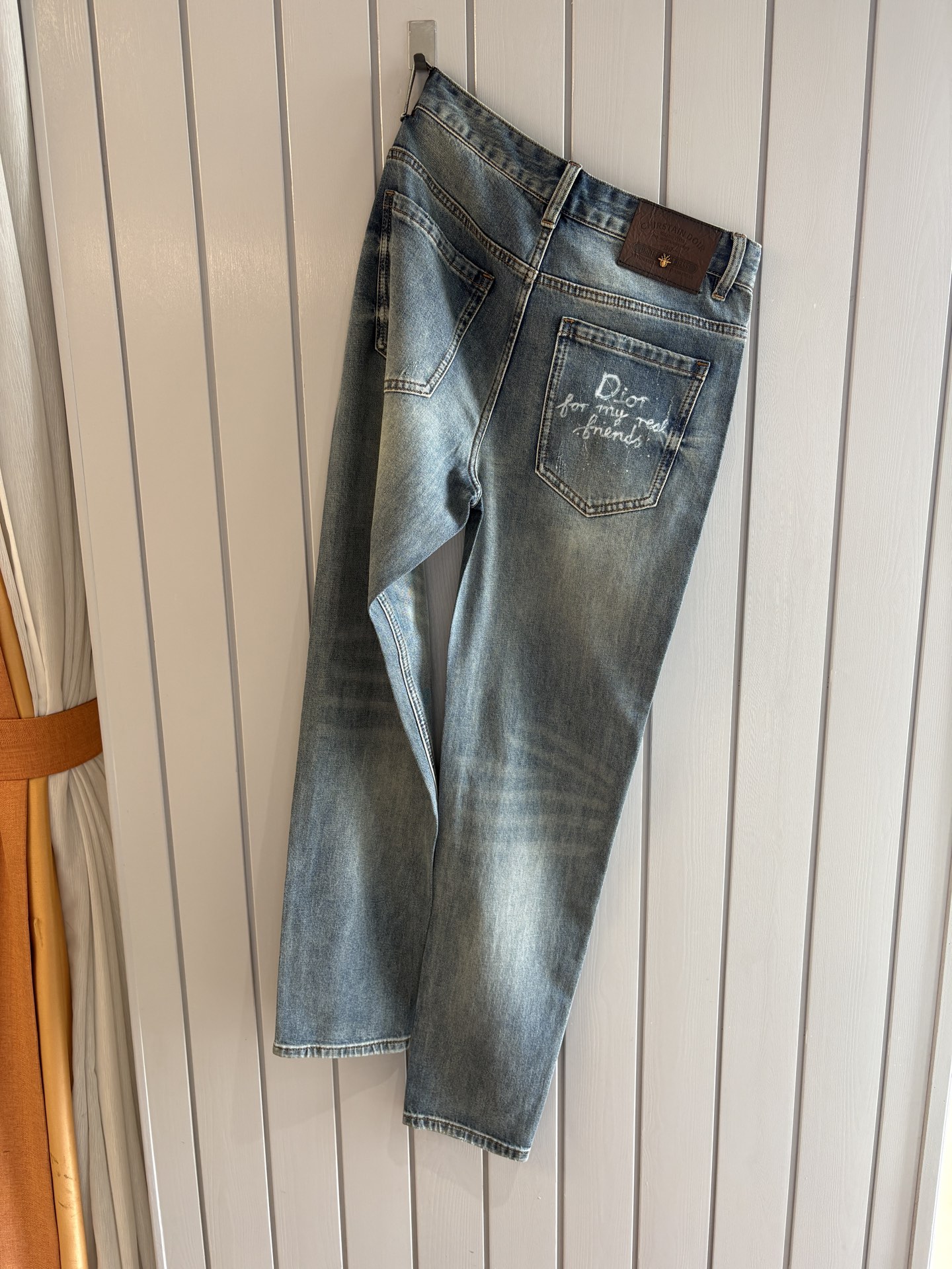 专柜🆕2026春夏设计推荐 热卖牛仔裤🆕柔软亲肤面料 奢华头层牛皮腰牌 经典蓝洗水 专柜限量款 奢华感订