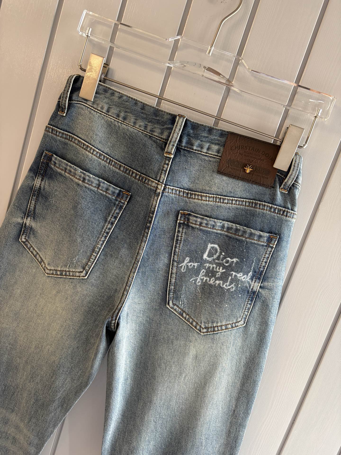 专柜🆕2026春夏设计推荐 热卖牛仔裤🆕柔软亲肤面料 奢华头层牛皮腰牌 经典蓝洗水 专柜限量款 奢华感订