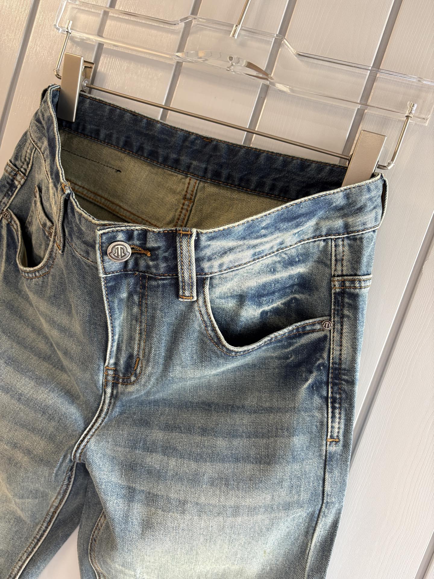 专柜🆕2026春夏设计推荐 热卖牛仔裤🆕柔软亲肤面料 奢华头层牛皮腰牌 经典蓝洗水 专柜限量款 奢华感订