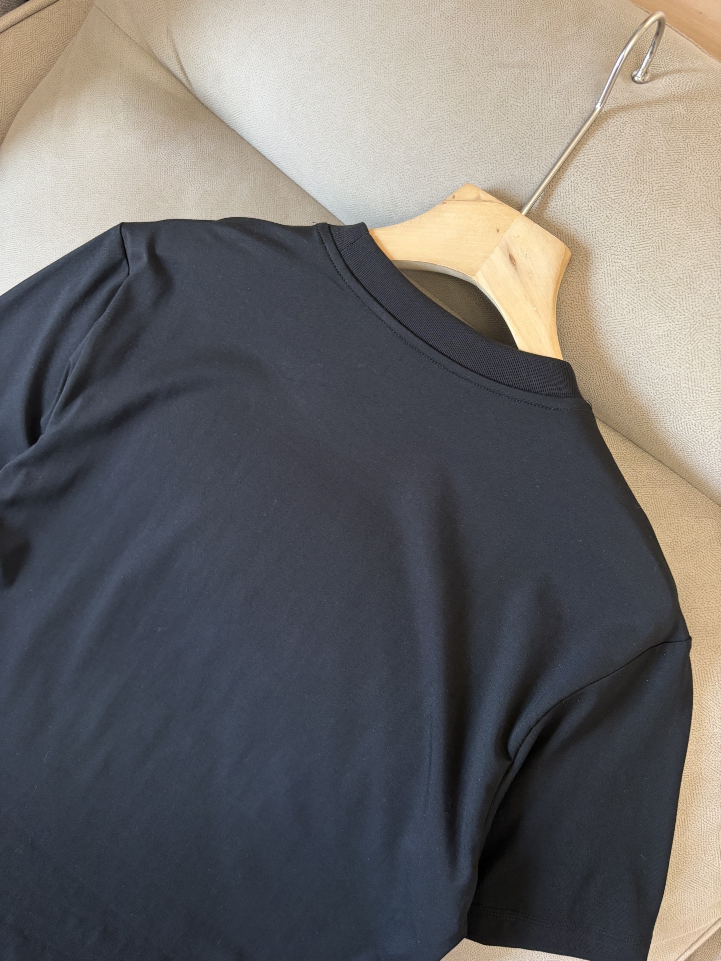 专柜2026SS春夏新款选用客供进口（48.5%的兰精莫代尔加41.5%的精疏棉加10%氨伦；有专用兰精