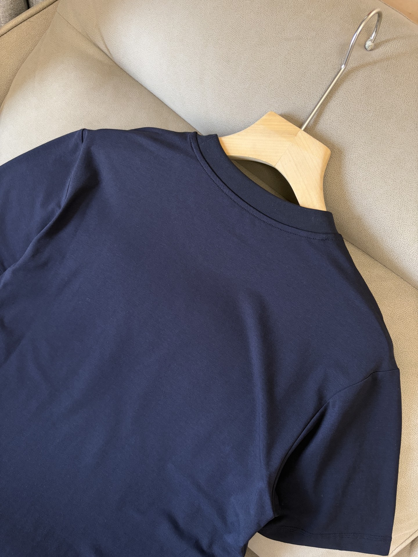 专柜2026SS春夏新款选用客供进口（48.5%的兰精莫代尔加41.5%的精疏棉加10%氨伦；有专用兰精