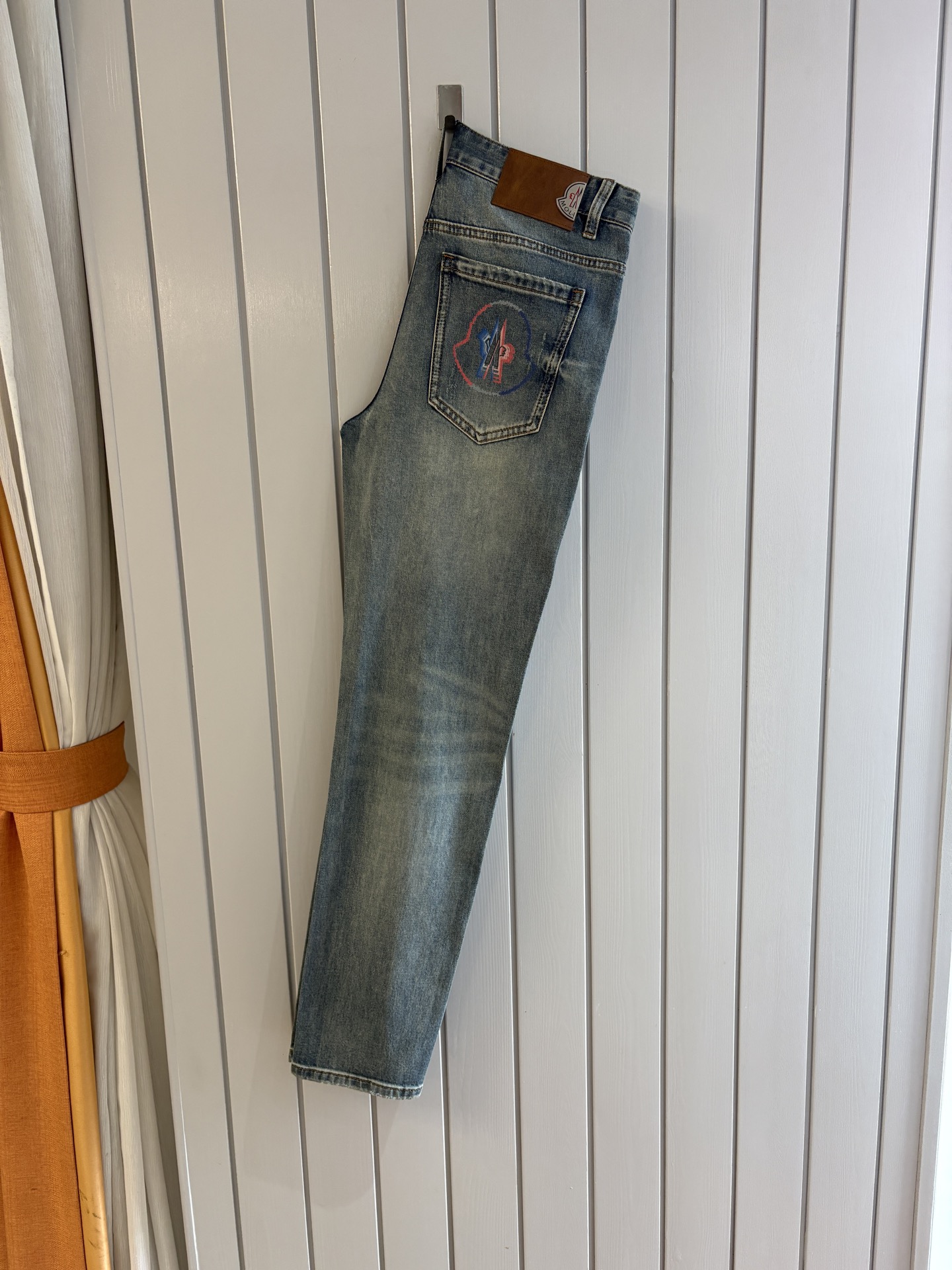 专柜🆕2026春夏设计推荐 热卖牛仔裤🆕柔软亲肤面料 奢华头层牛皮腰牌 经典蓝洗水 专柜限量款 奢华感订