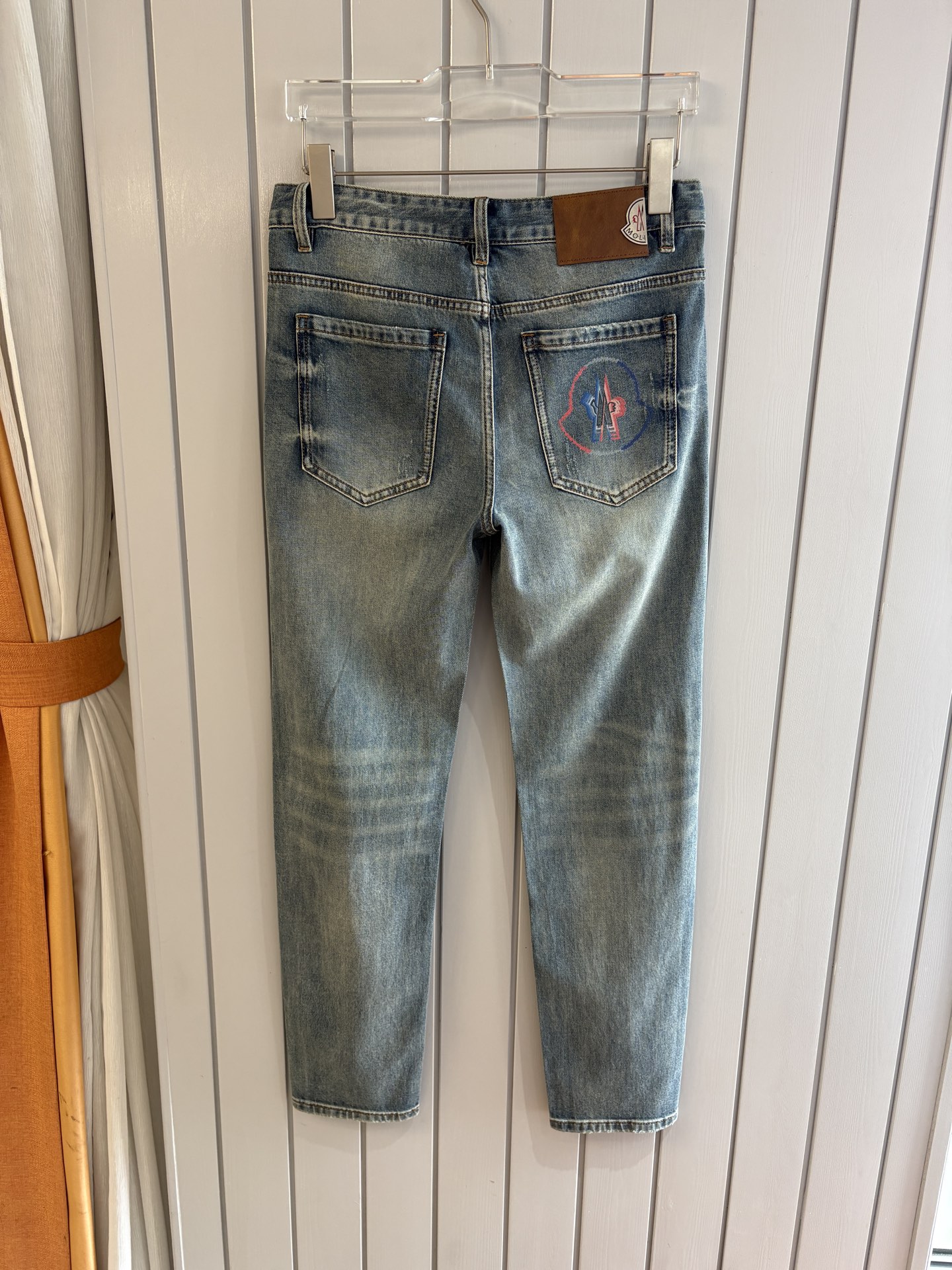 专柜🆕2026春夏设计推荐 热卖牛仔裤🆕柔软亲肤面料 奢华头层牛皮腰牌 经典蓝洗水 专柜限量款 奢华感订