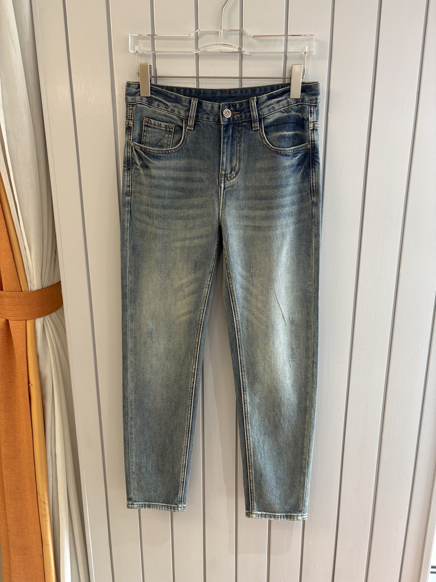 专柜🆕2026春夏设计推荐 热卖牛仔裤🆕柔软亲肤面料 奢华头层牛皮腰牌 经典蓝洗水 专柜限量款 奢华感订