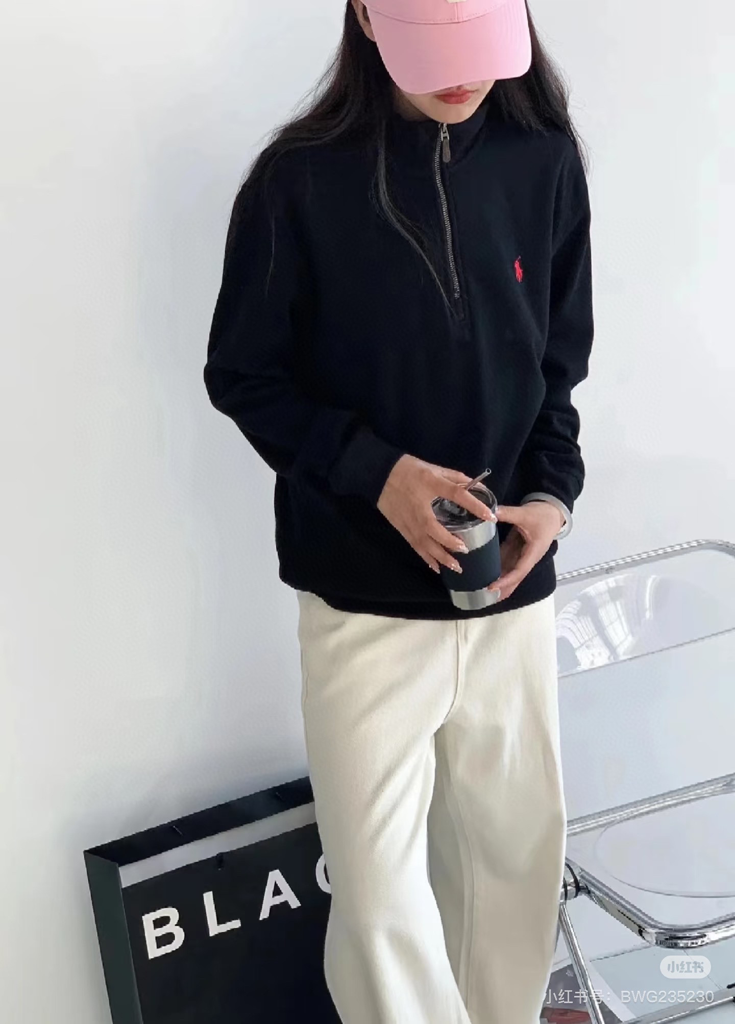 💰215(模特图)
Ralph Lauren拉夫劳伦秋季新款半拉链上衣
这款单品很轻易的踩在了我的审美点上 !真的很难忍住不种草!
经典款 但是又带一点点小设计
适合日常上学/通勤又能搭配出每套的风格~
多数都是半拉链版型 看得出我真的很喜欢了三色色系都厲于低饱和度比较温柔的感觉
单穿 加外套也会很好搭配~
颜色: 黑色 藏青 灰色
尺码:M- XXL
M衣长67袖长56胸围106肩宽59
L衣长69袖长57胸围108肩宽60
XL衣长71袖长58胸围110肩宽61
XXL衣长73袖长60 胸围114肩宽62