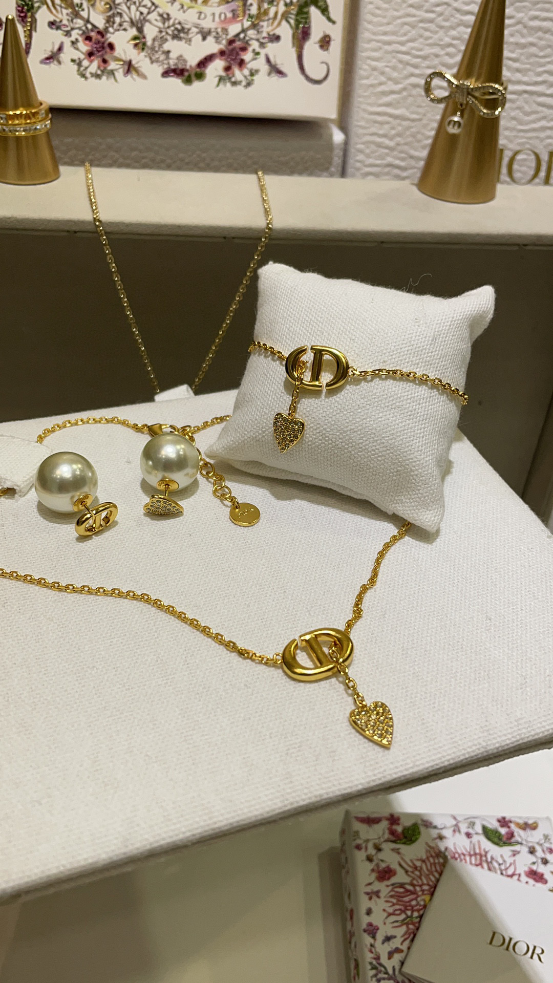 NO:631445,Come and choose the ones in stock!  !  Recommended collection of Valentine's Day gifts in stock 1, Cardia high-end jewelry19860909要现货的来挑选！！ 情人节礼物现货推荐集合1,,卡迪亚高端饰品,Jewelry