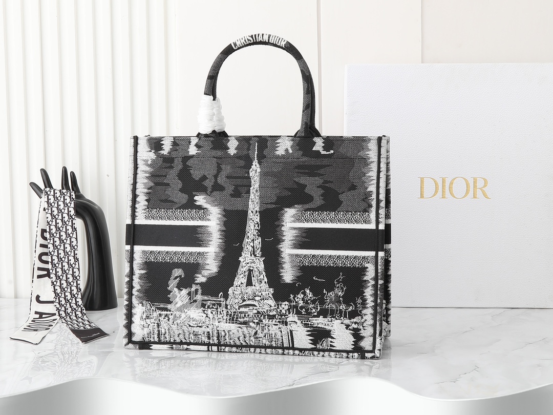 独家实物拍摄 大
原单 Dior Book Tote 托特
黑色宝塔42cm
这款 book tote手